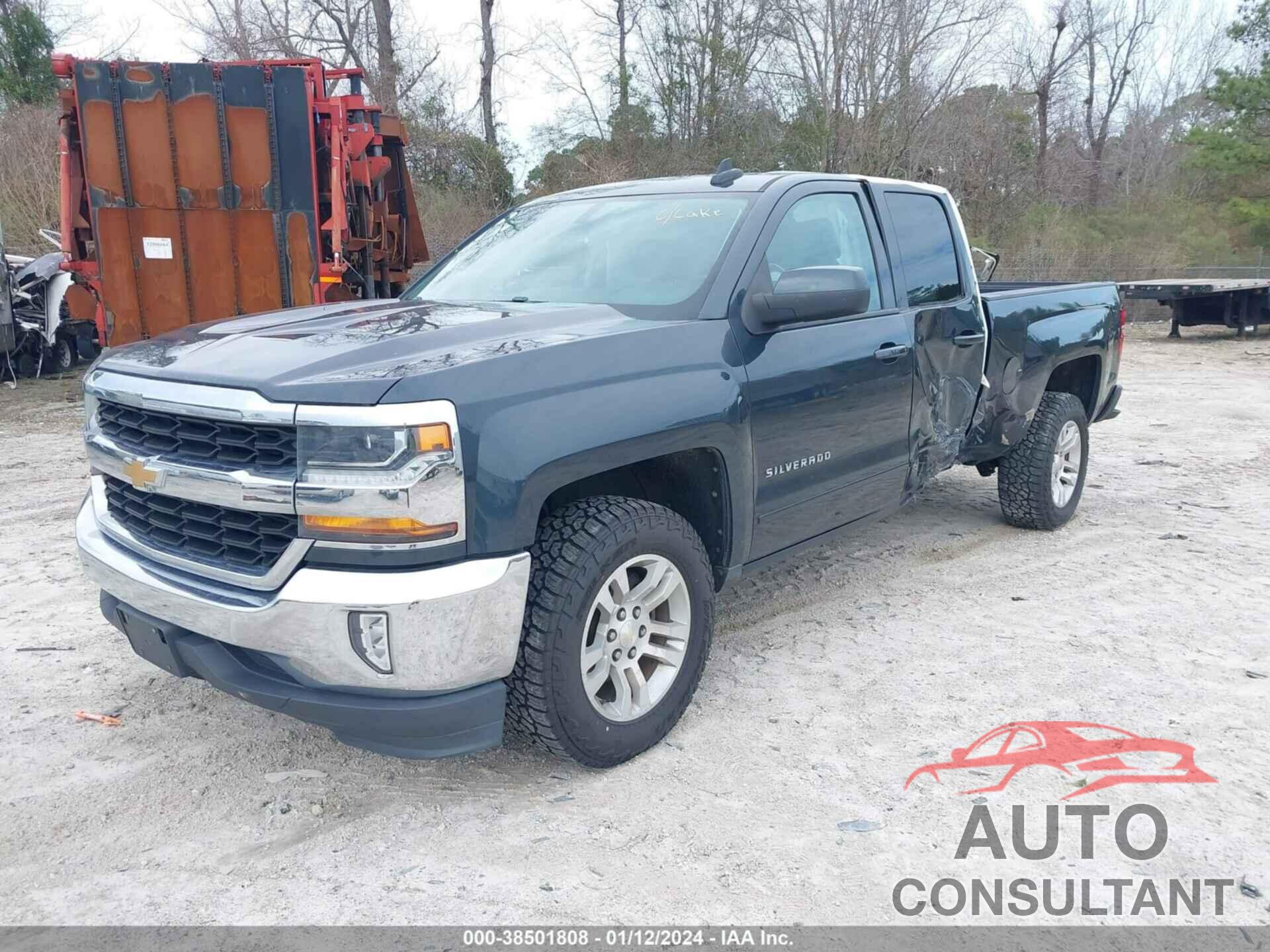 CHEVROLET SILVERADO 1500 2018 - 1GCRCREC4JZ174205