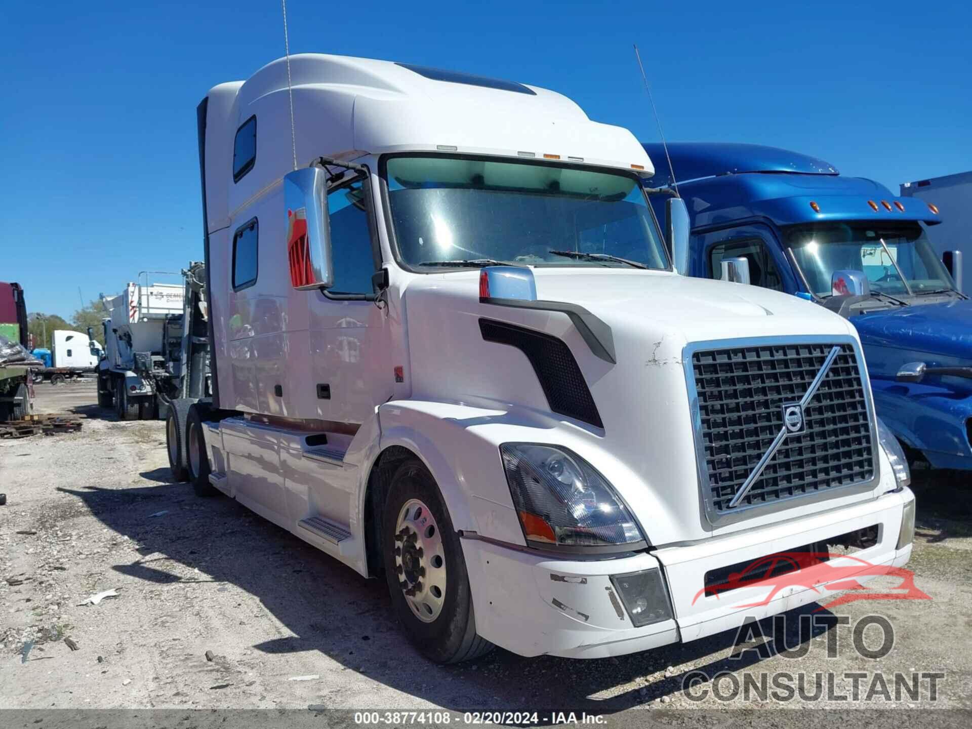 VOLVO VN 2016 - 4V4NC9EH2GN959062
