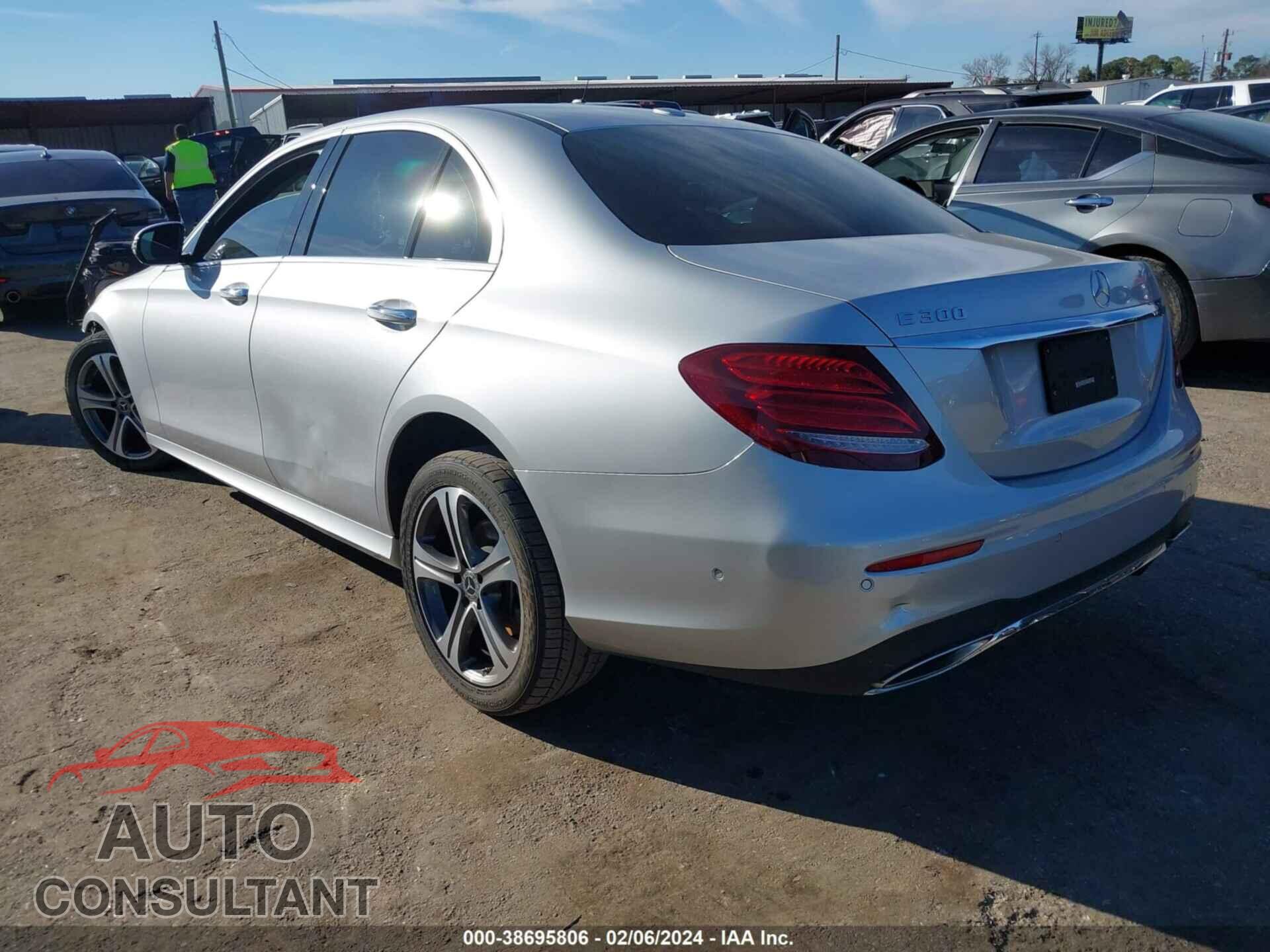 MERCEDES-BENZ E 300 2018 - WDDZF4JB2JA466785