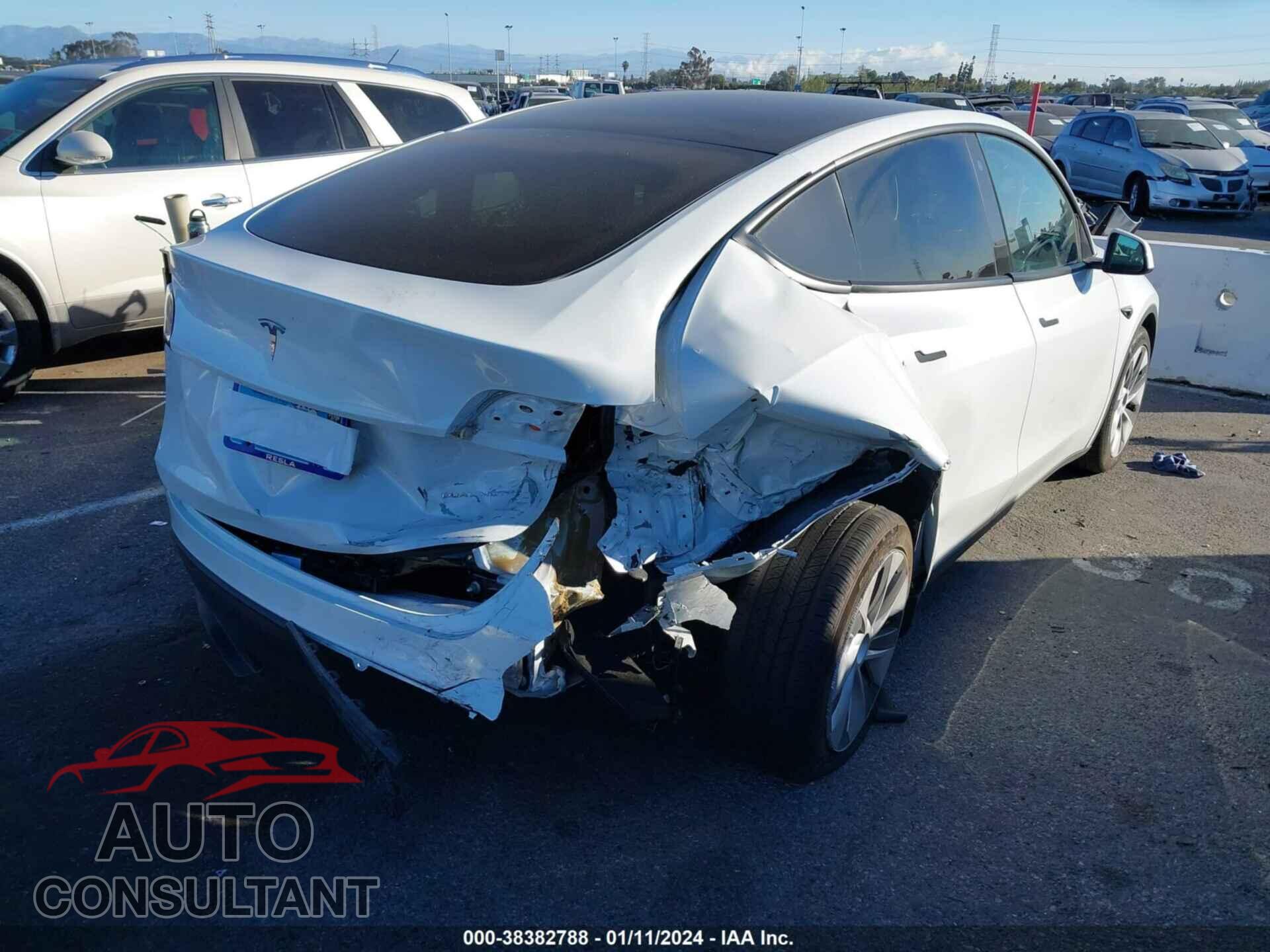 TESLA MODEL Y 2023 - 7SAYGAEE8PF640982