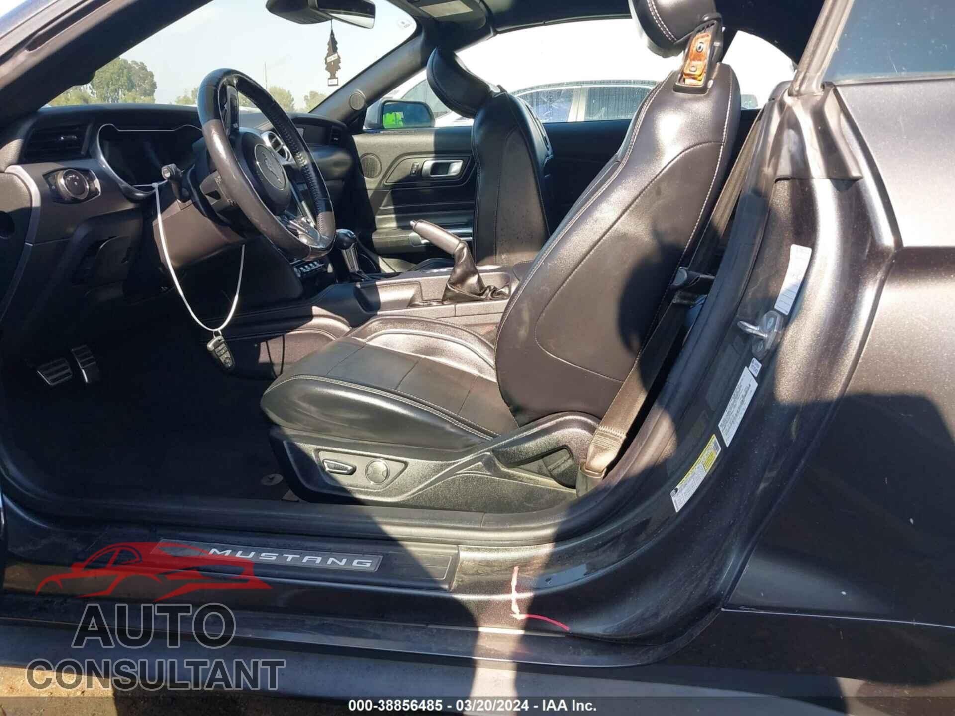 FORD MUSTANG 2019 - 1FATP8UH3K5159856
