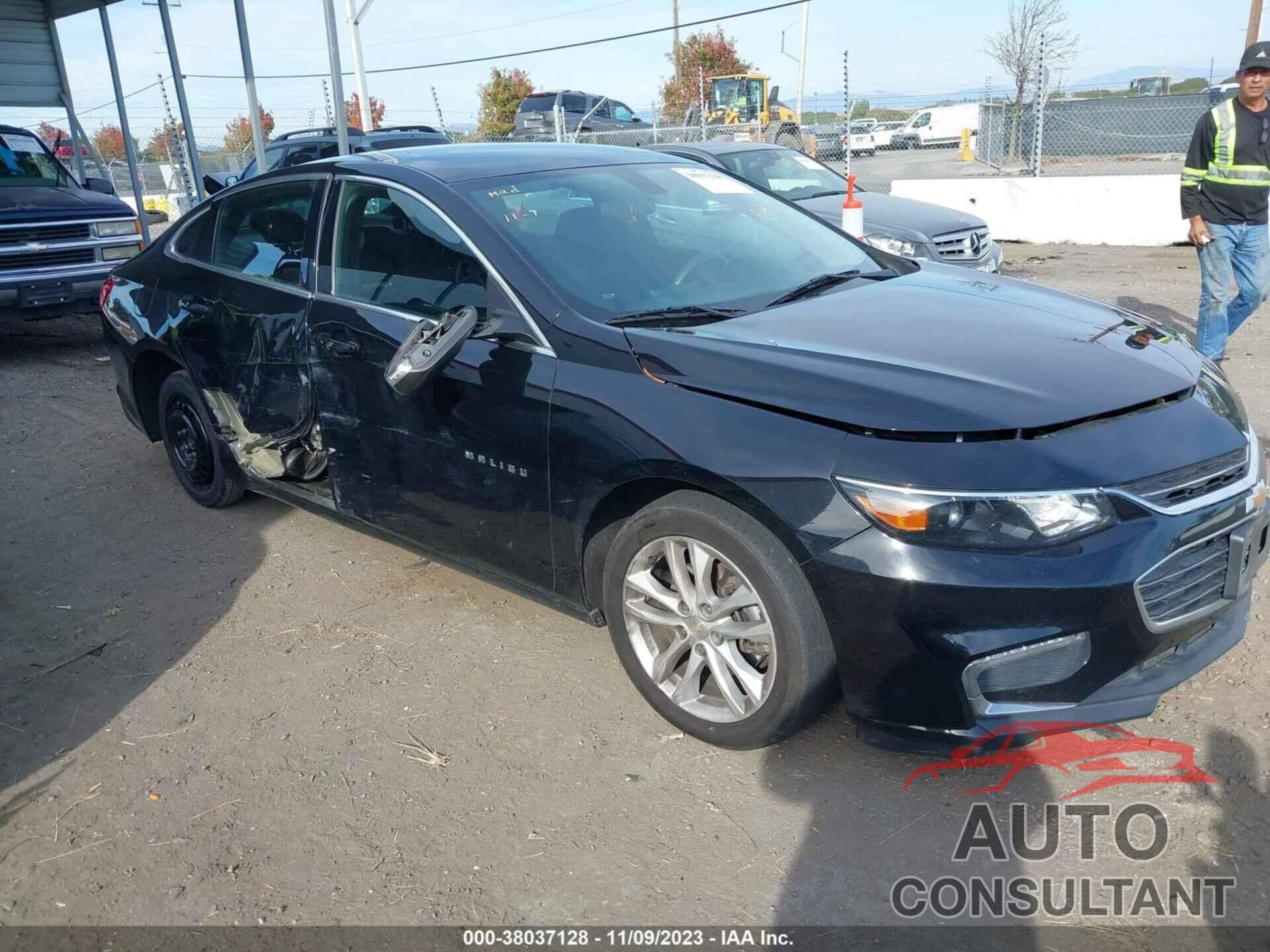 CHEVROLET MALIBU 2018 - 1G1ZD5ST8JF242171