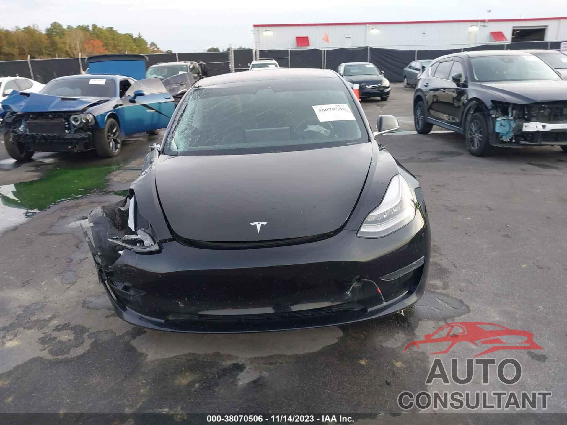 TESLA MODEL 3 2018 - 5YJ3E1EA0JF070137