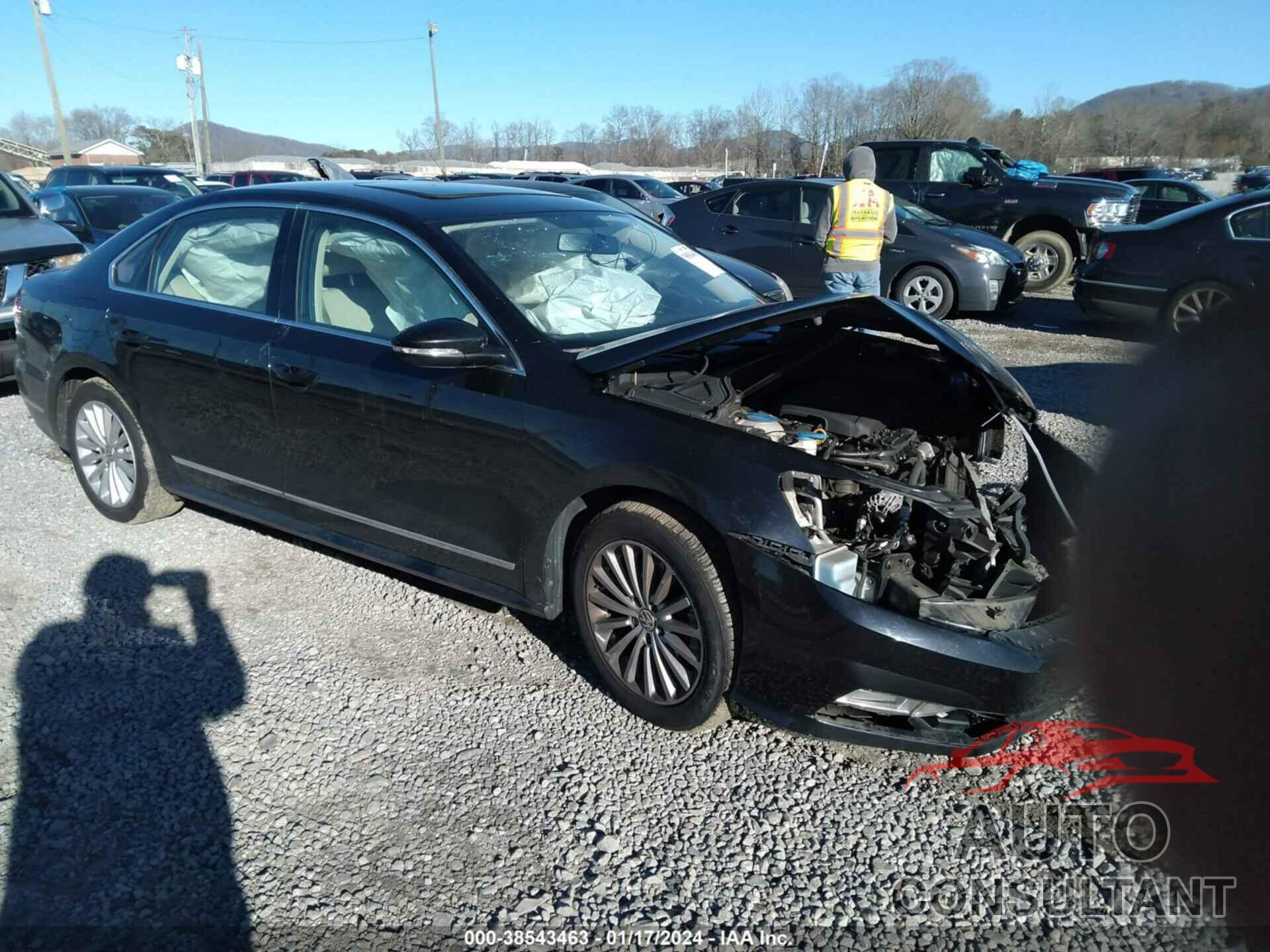 VOLKSWAGEN PASSAT 2017 - 1VWBT7A30HC085866