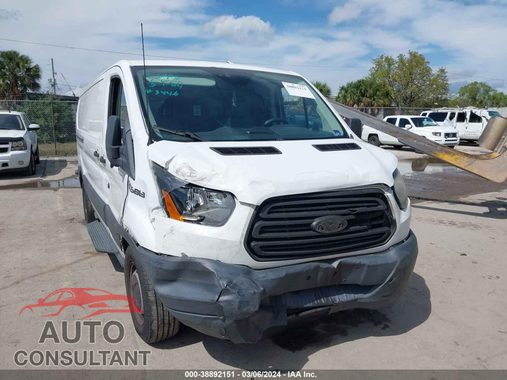 FORD TRANSIT-150 2017 - 1FTYE2YM2HKB55365