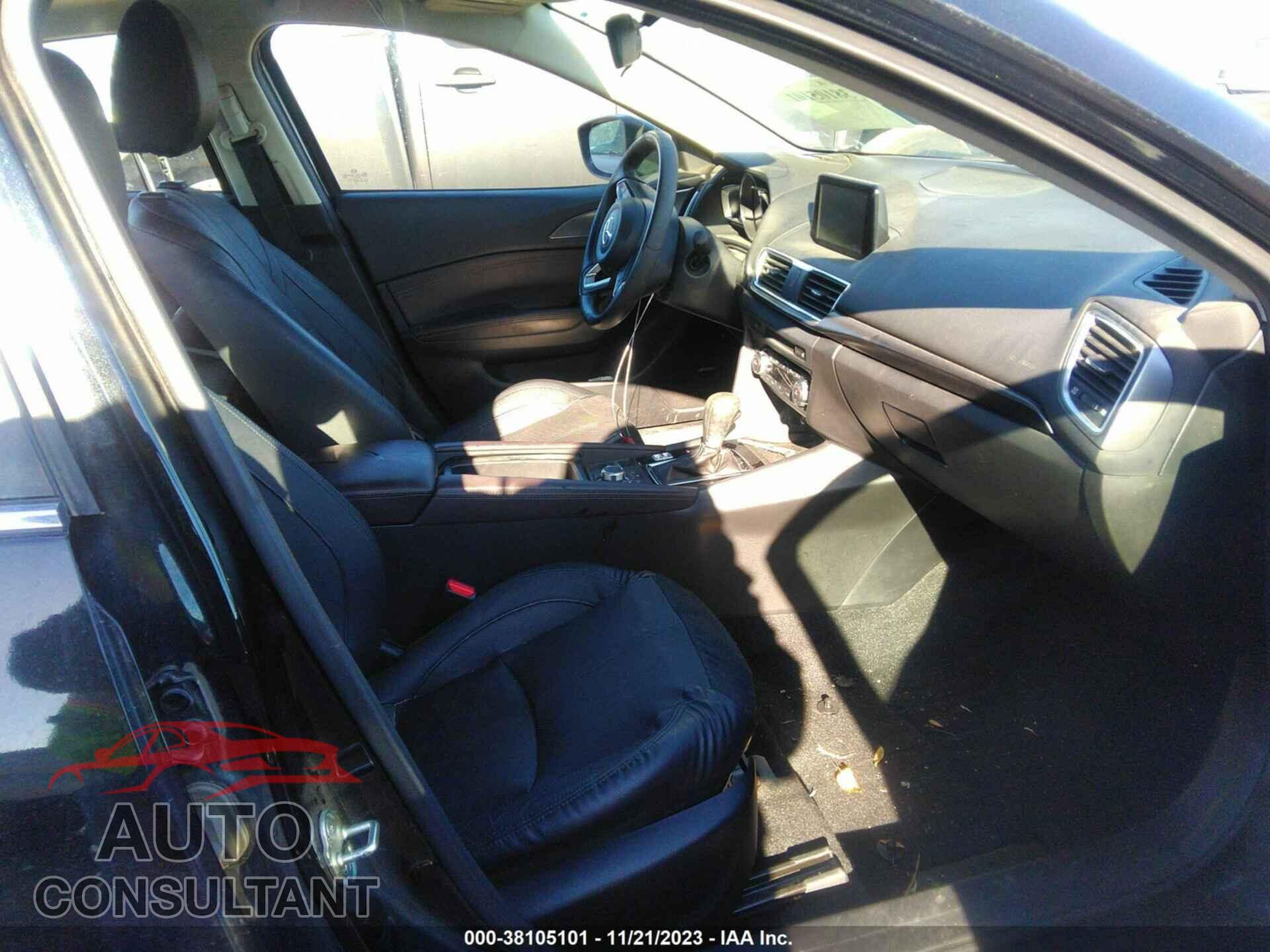 MAZDA MAZDA3 2017 - JM1BN1W32H1101094