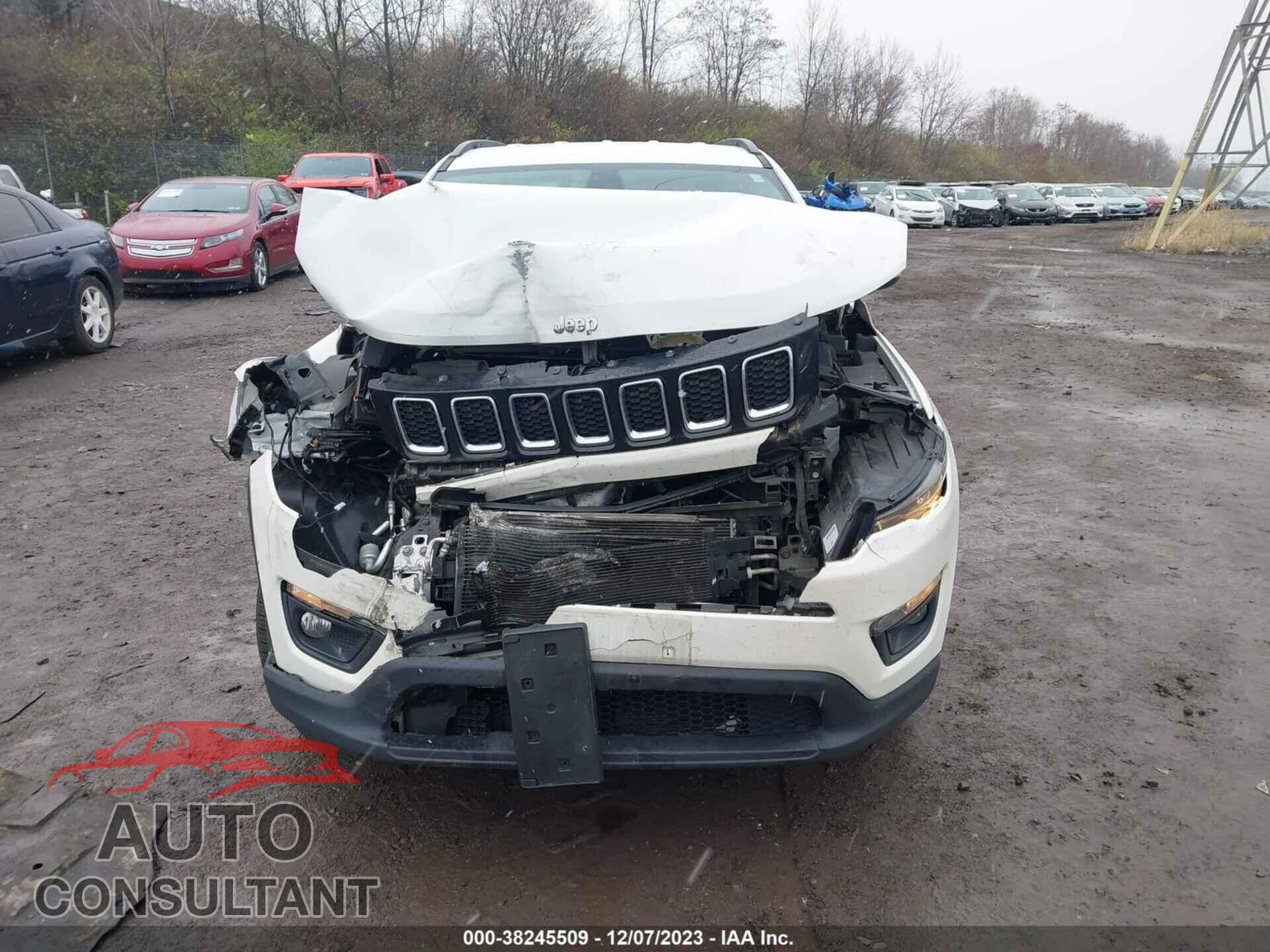 JEEP COMPASS 2018 - 3C4NJDBB3JT492584