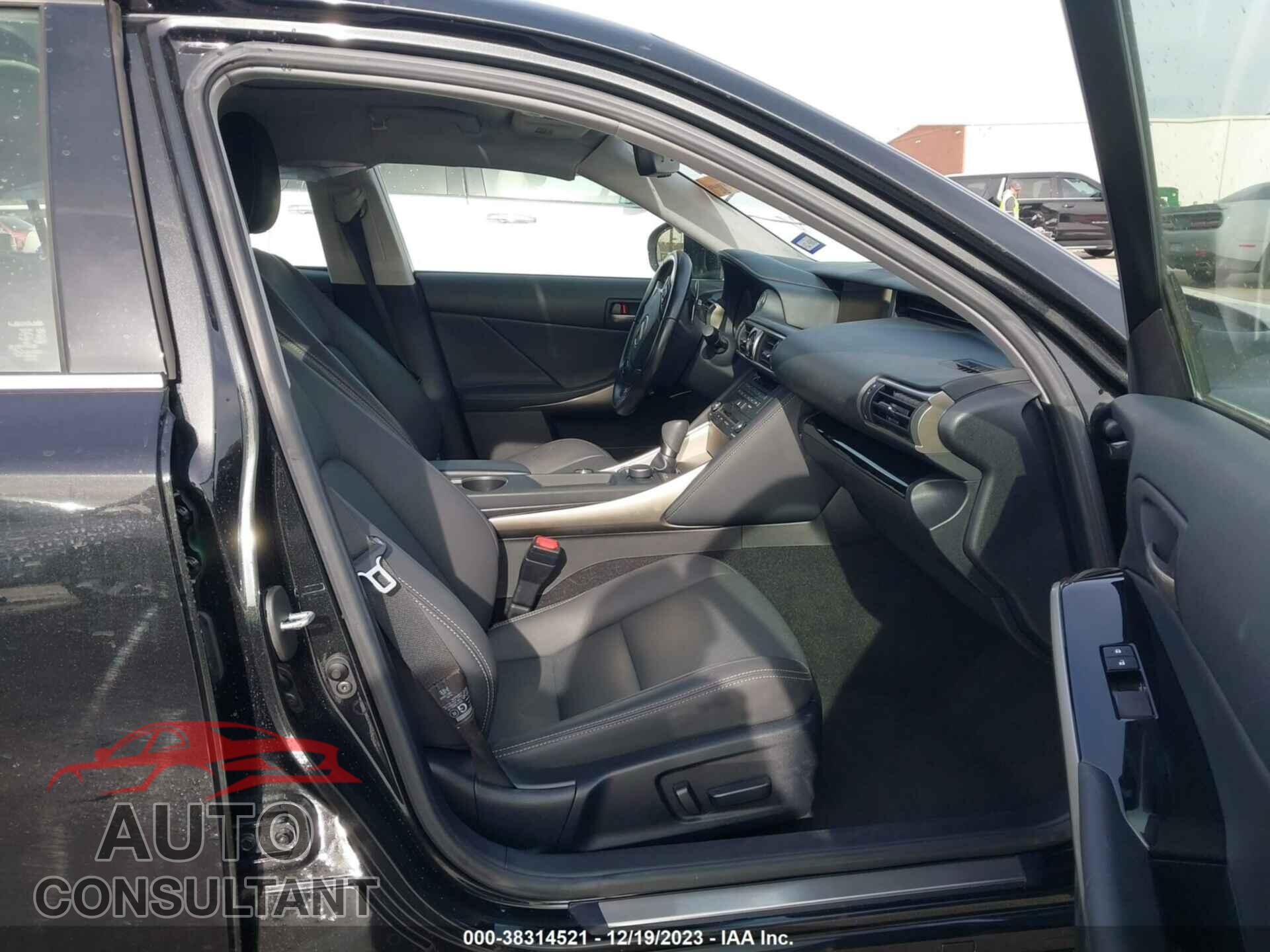 LEXUS IS 2020 - JTHAA1D20L5106506