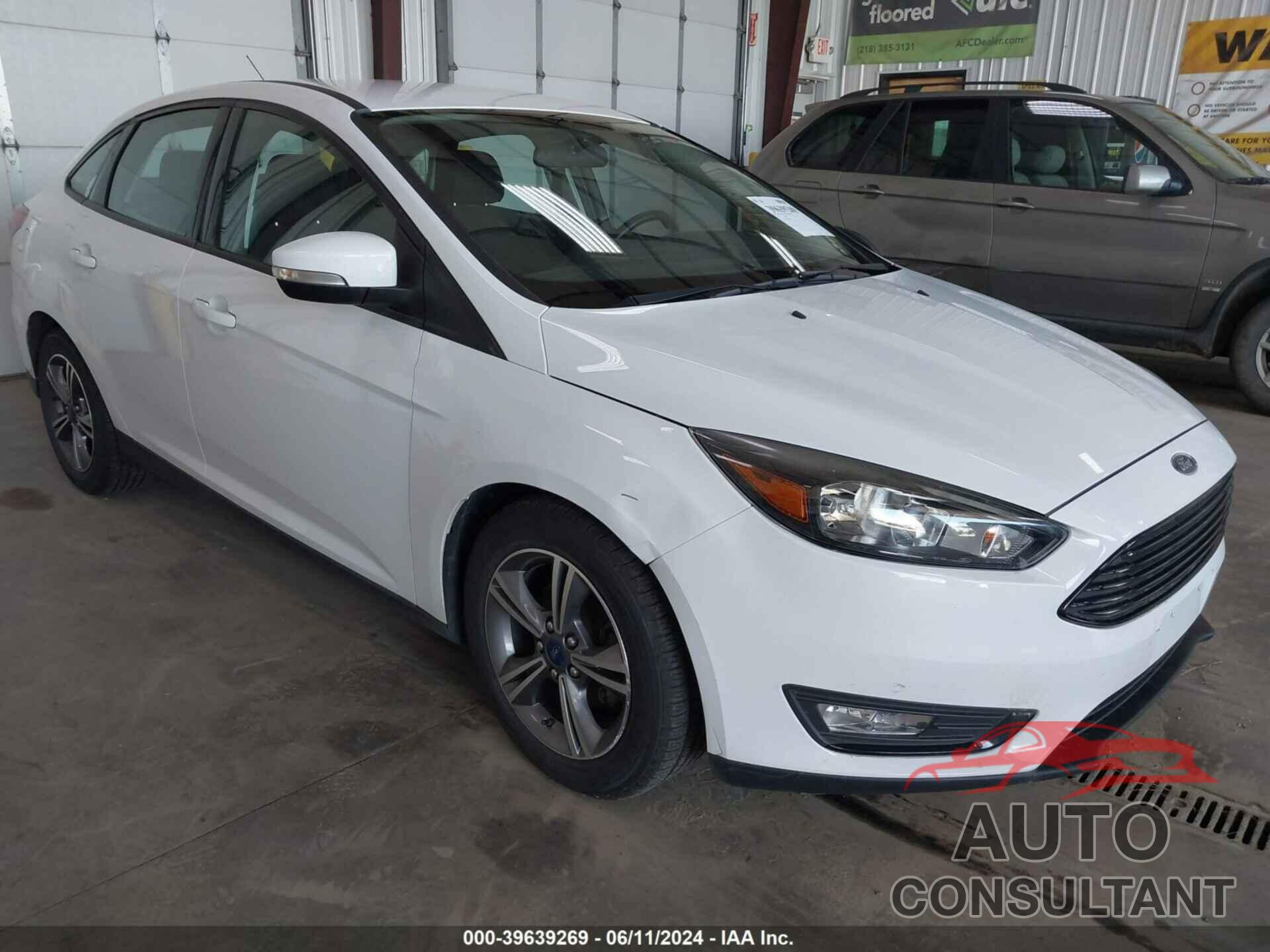 FORD FOCUS 2017 - 1FADP3FE8HL284673