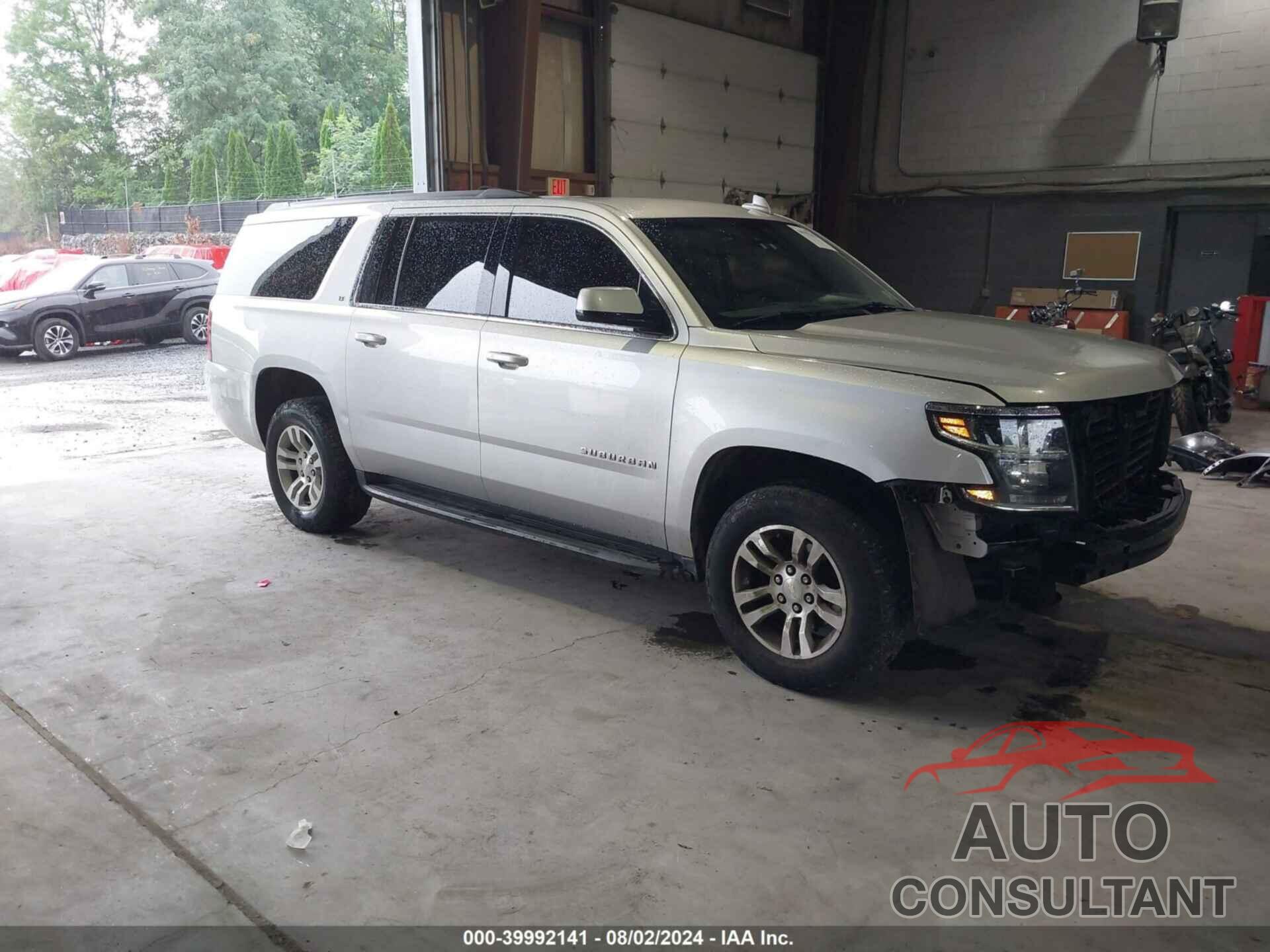 CHEVROLET SUBURBAN 2019 - 1GNSKHKC5KR371086