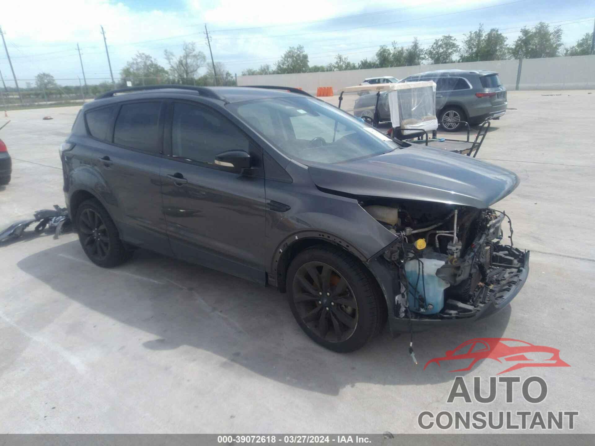 FORD ESCAPE 2017 - 1FMCU0J94HUA13400