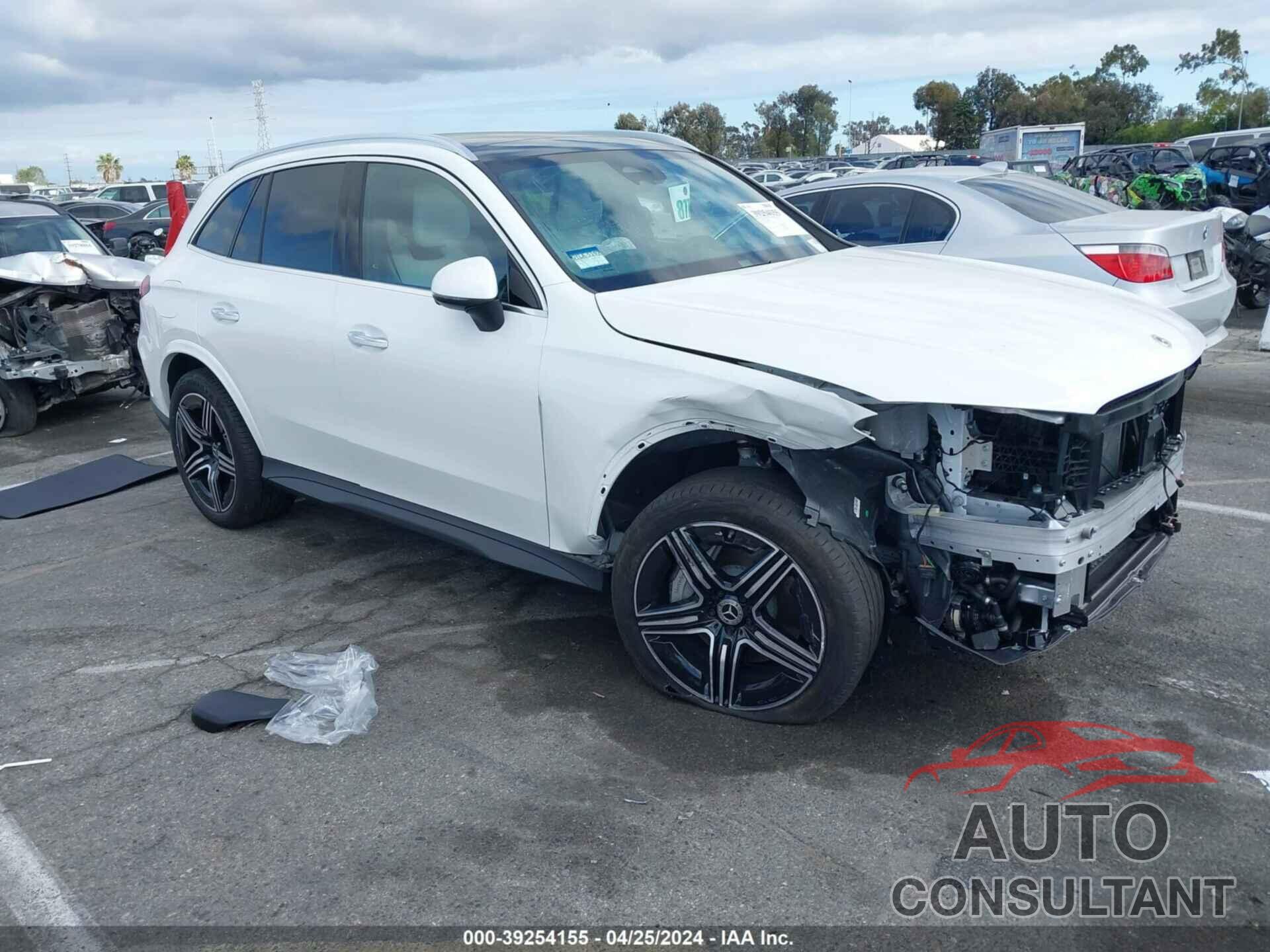 MERCEDES-BENZ GLC 300 2024 - W1NKM4GB5RF104711