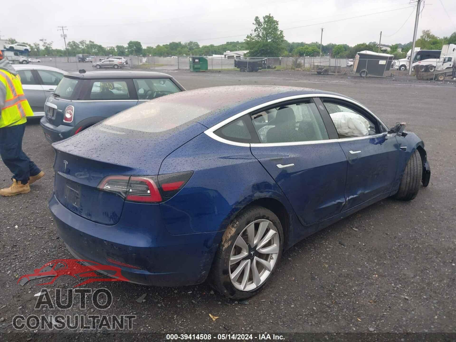 TESLA MODEL 3 2018 - 5YJ3E1EA1JF048681