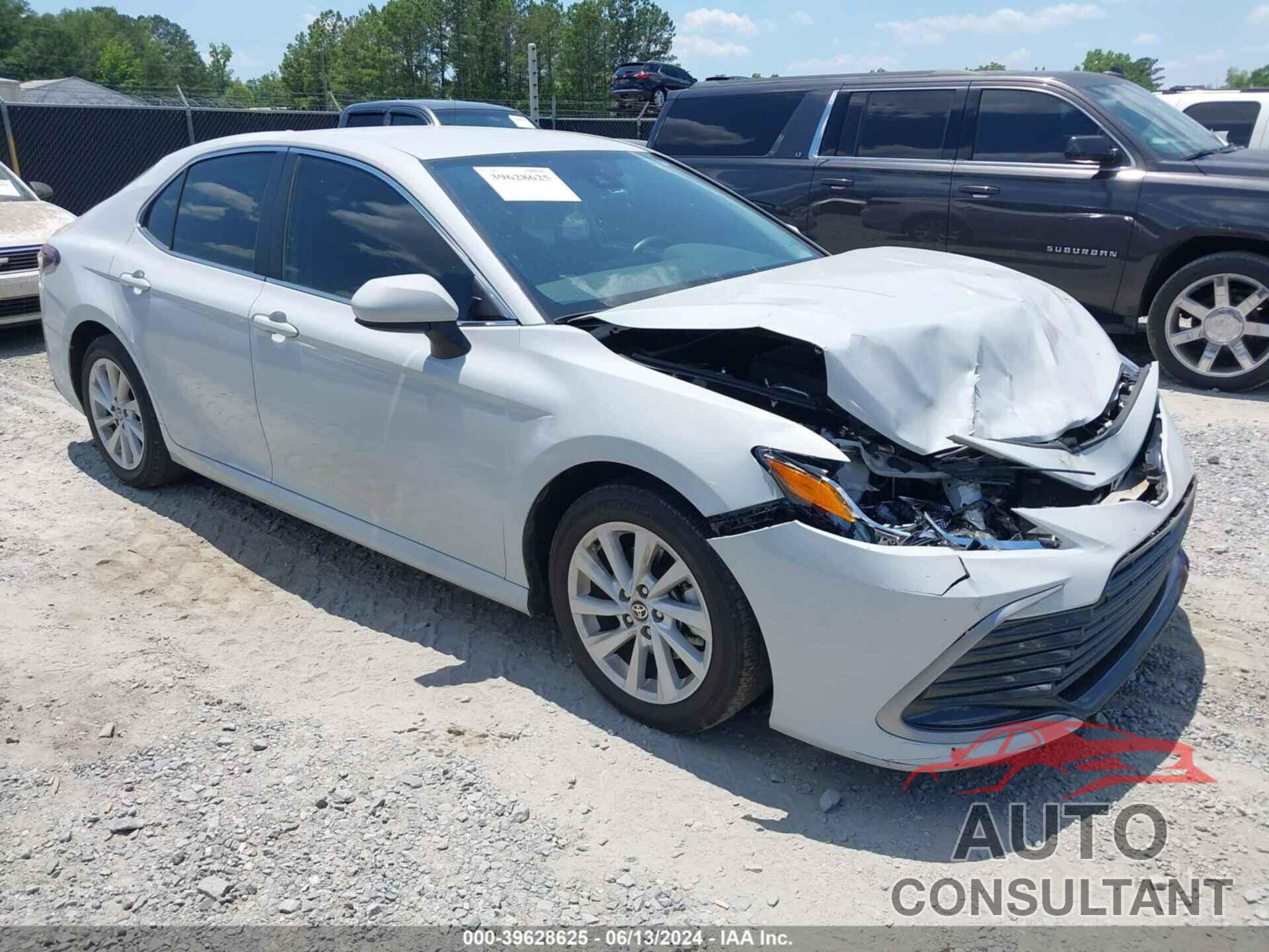 TOYOTA CAMRY 2022 - 4T1C11AK3NU034929