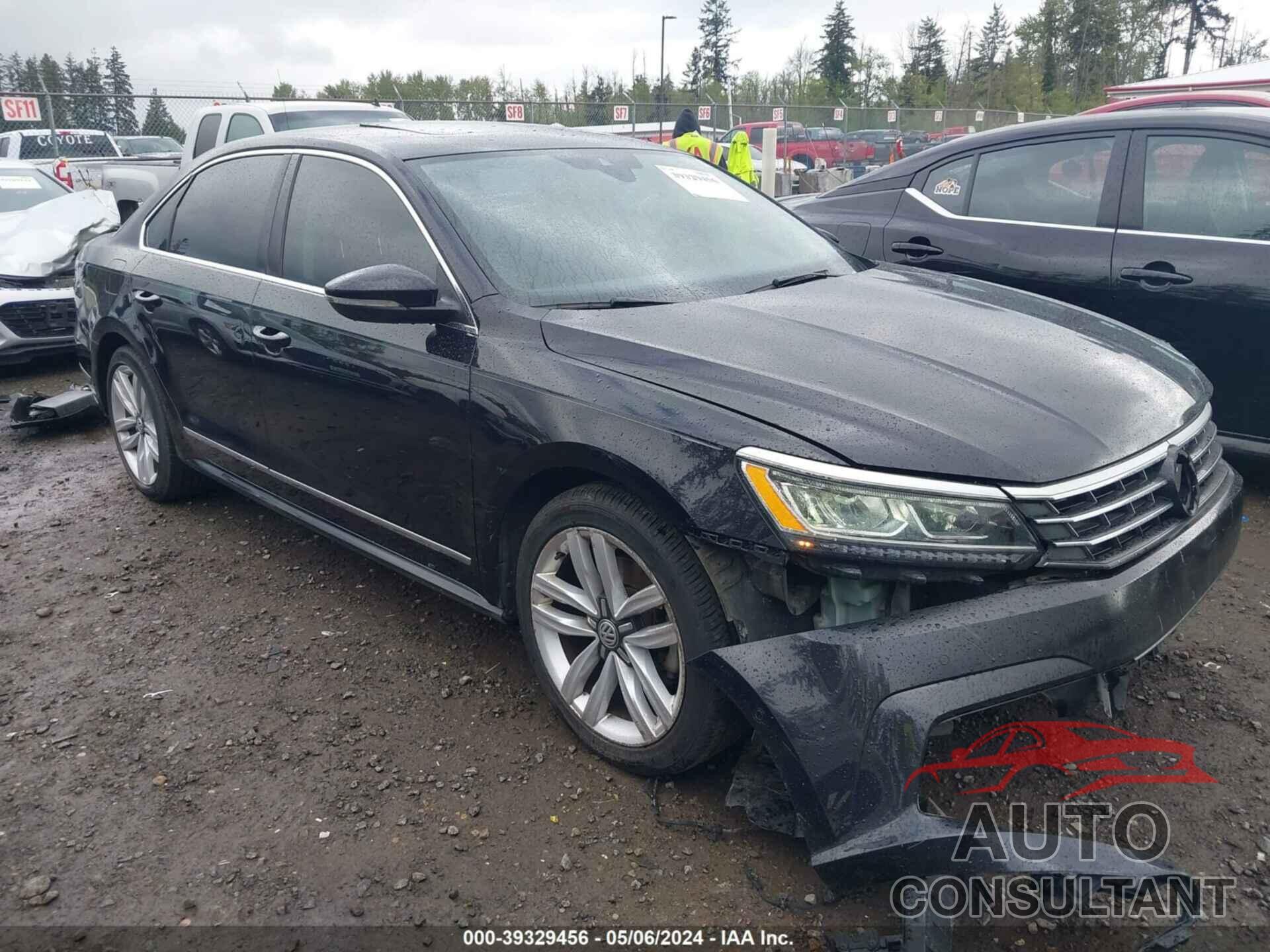 VOLKSWAGEN PASSAT 2017 - 1VWCT7A30HC056808