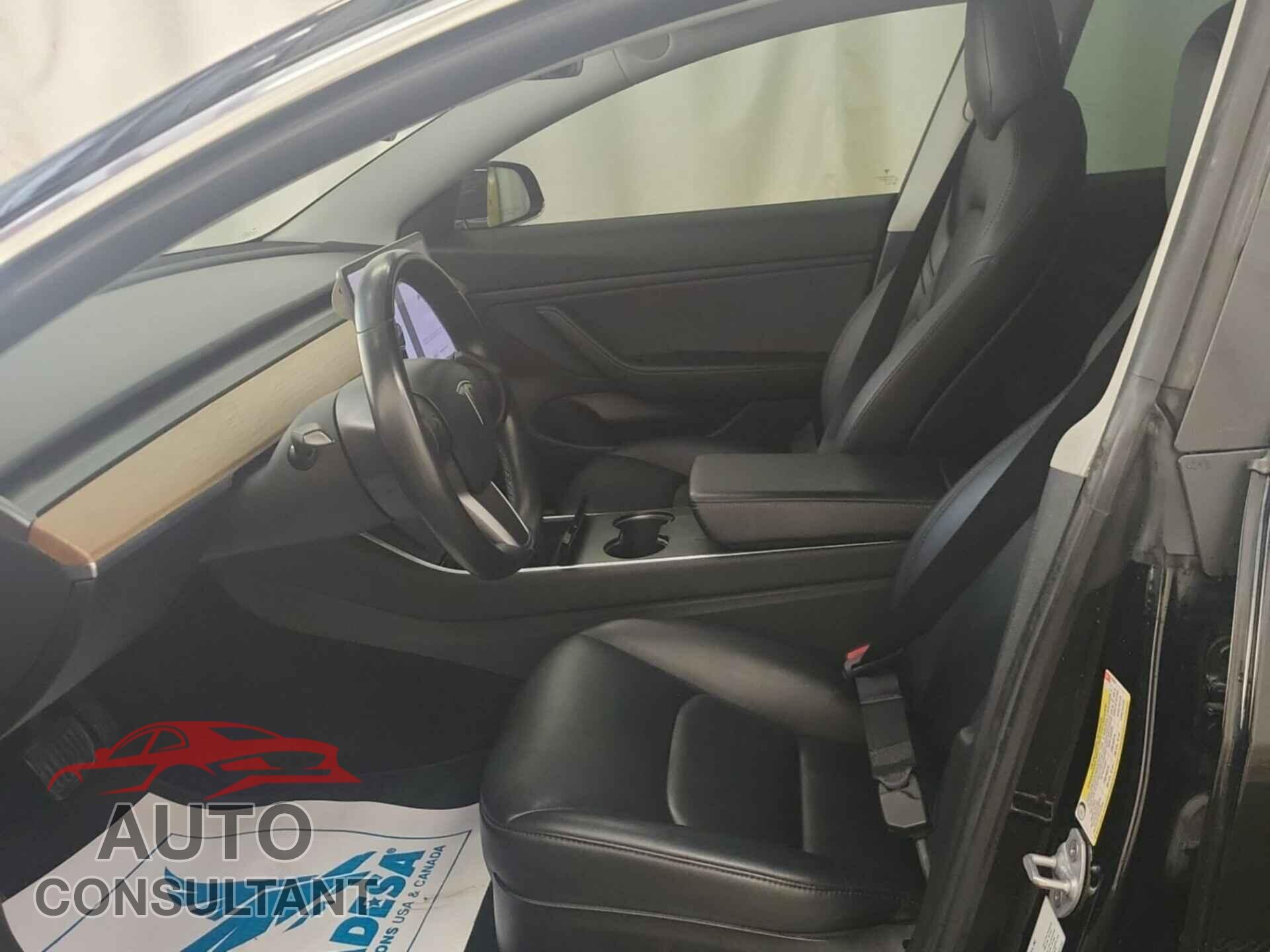 TESLA MODEL 3 2019 - 5YJ3E1EB5KF197041