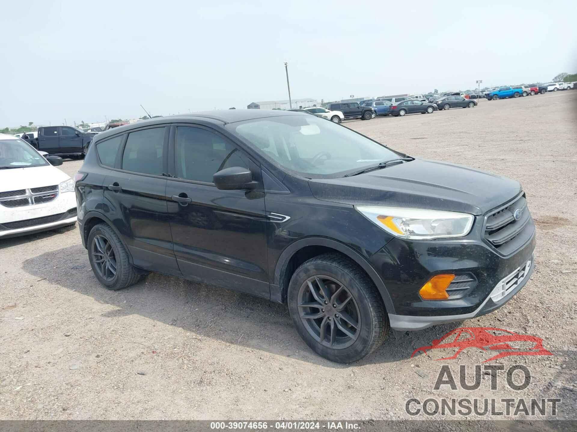 FORD ESCAPE 2017 - 1FMCU0F77HUA93315