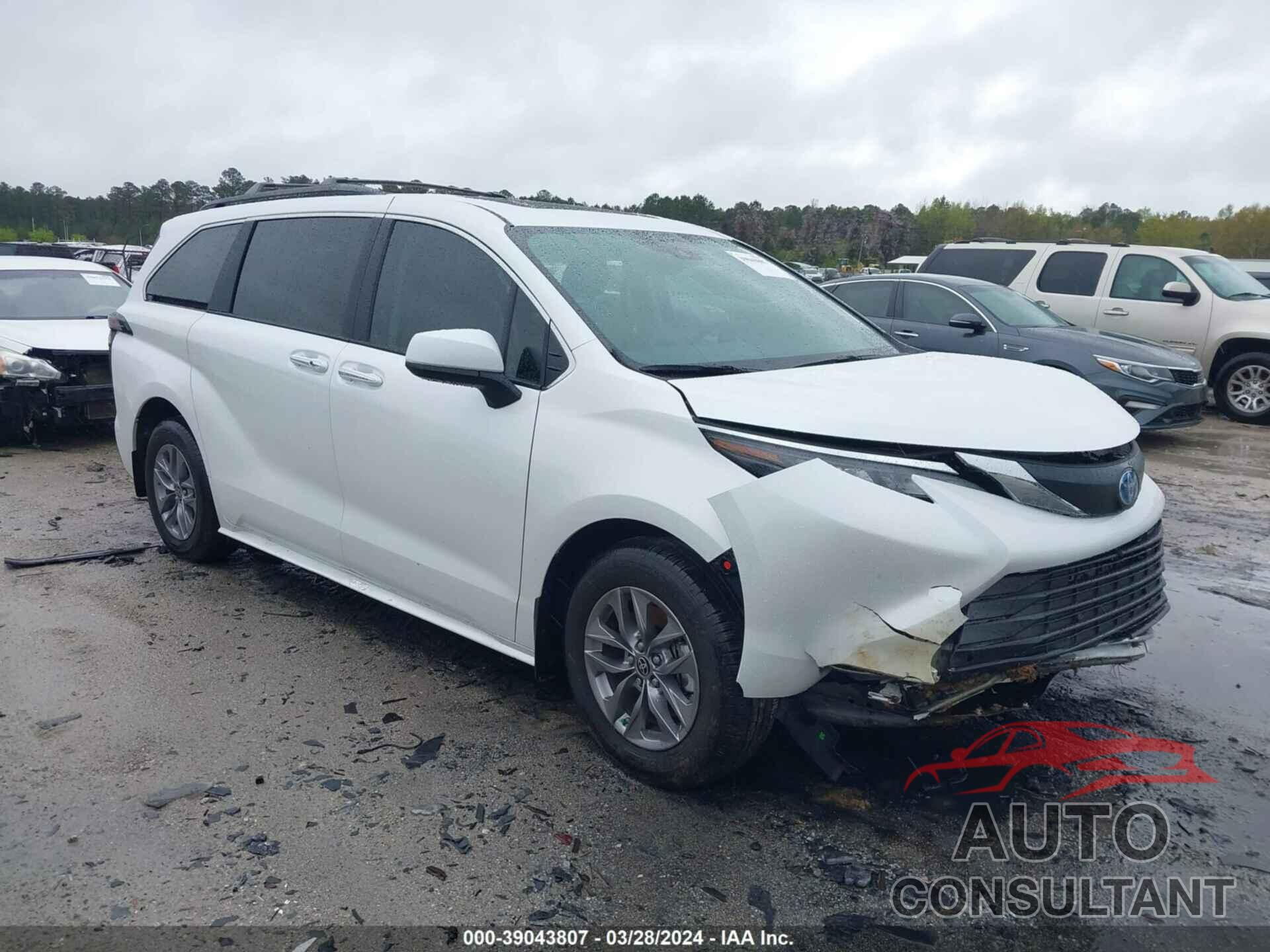 TOYOTA SIENNA 2024 - 5TDYRKEC2RS183869