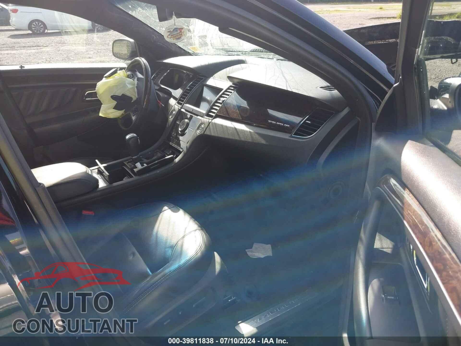 FORD TAURUS 2017 - 1FAHP2F88HG120905
