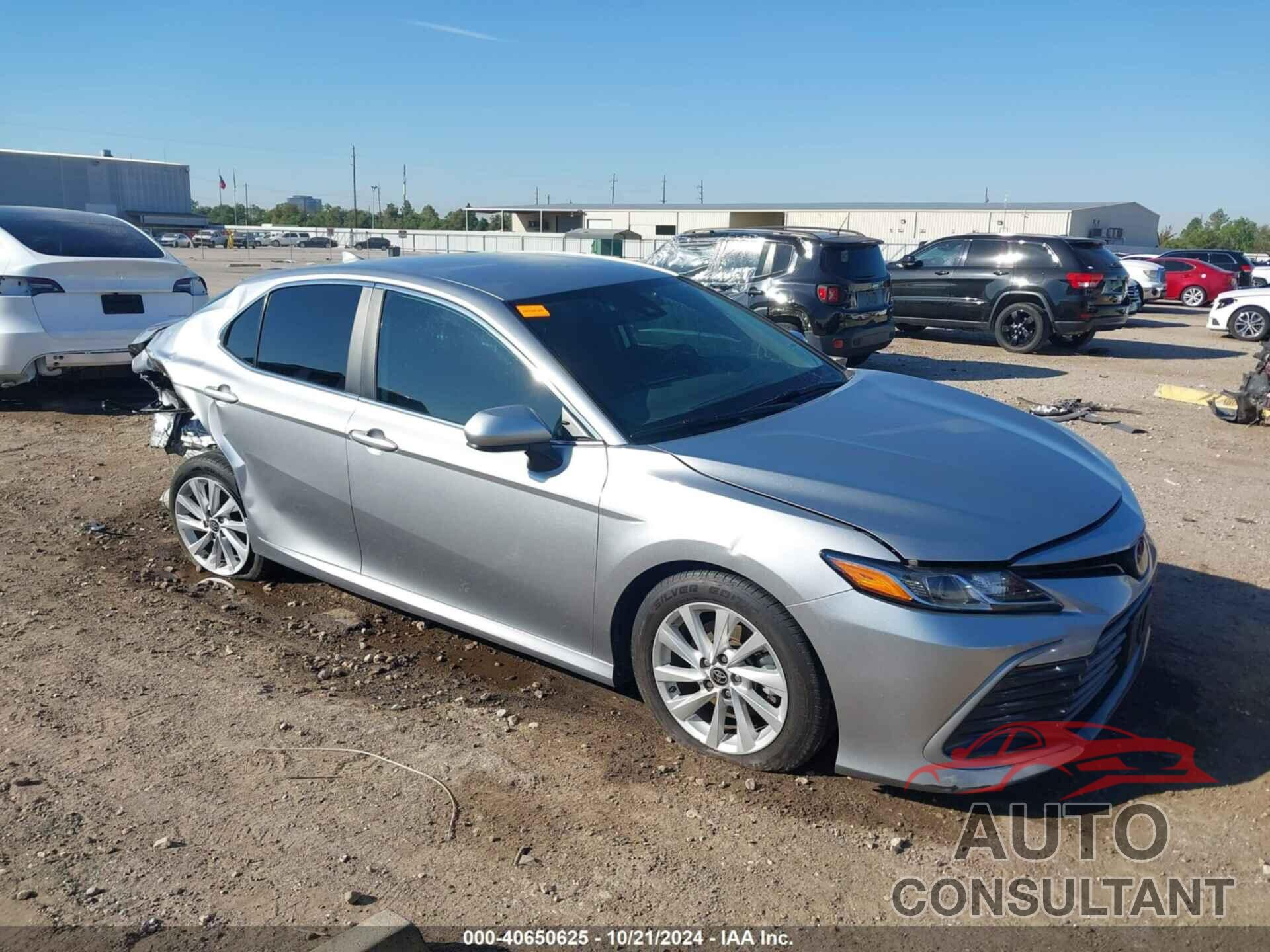 TOYOTA CAMRY 2021 - 4T1C11AKXMU513394