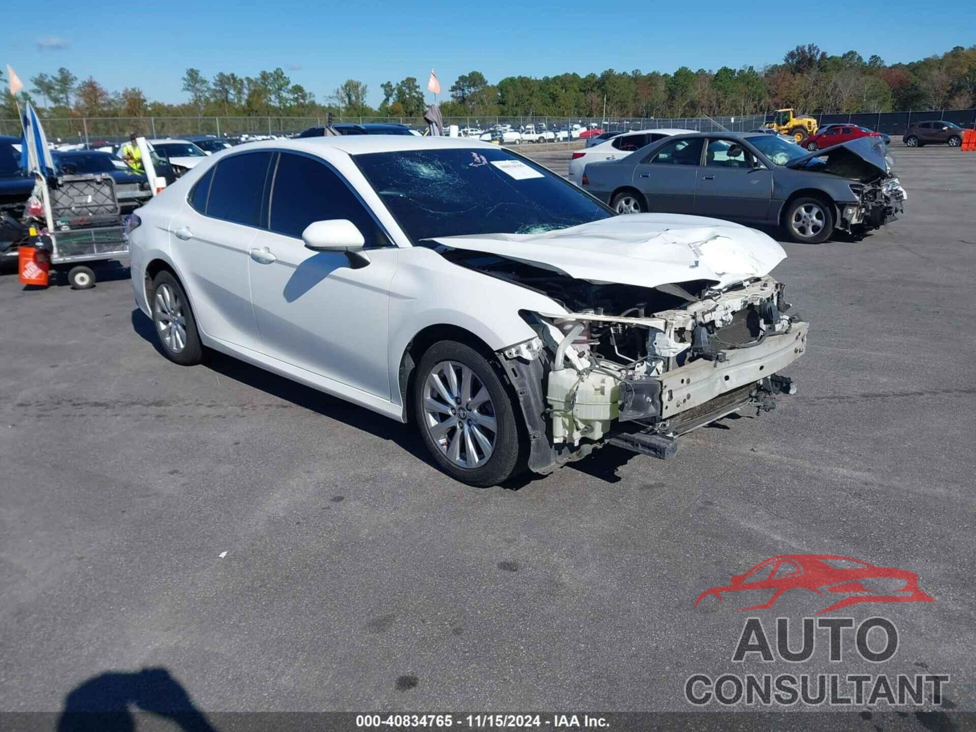TOYOTA CAMRY 2018 - 4T1B11HK0JU054552