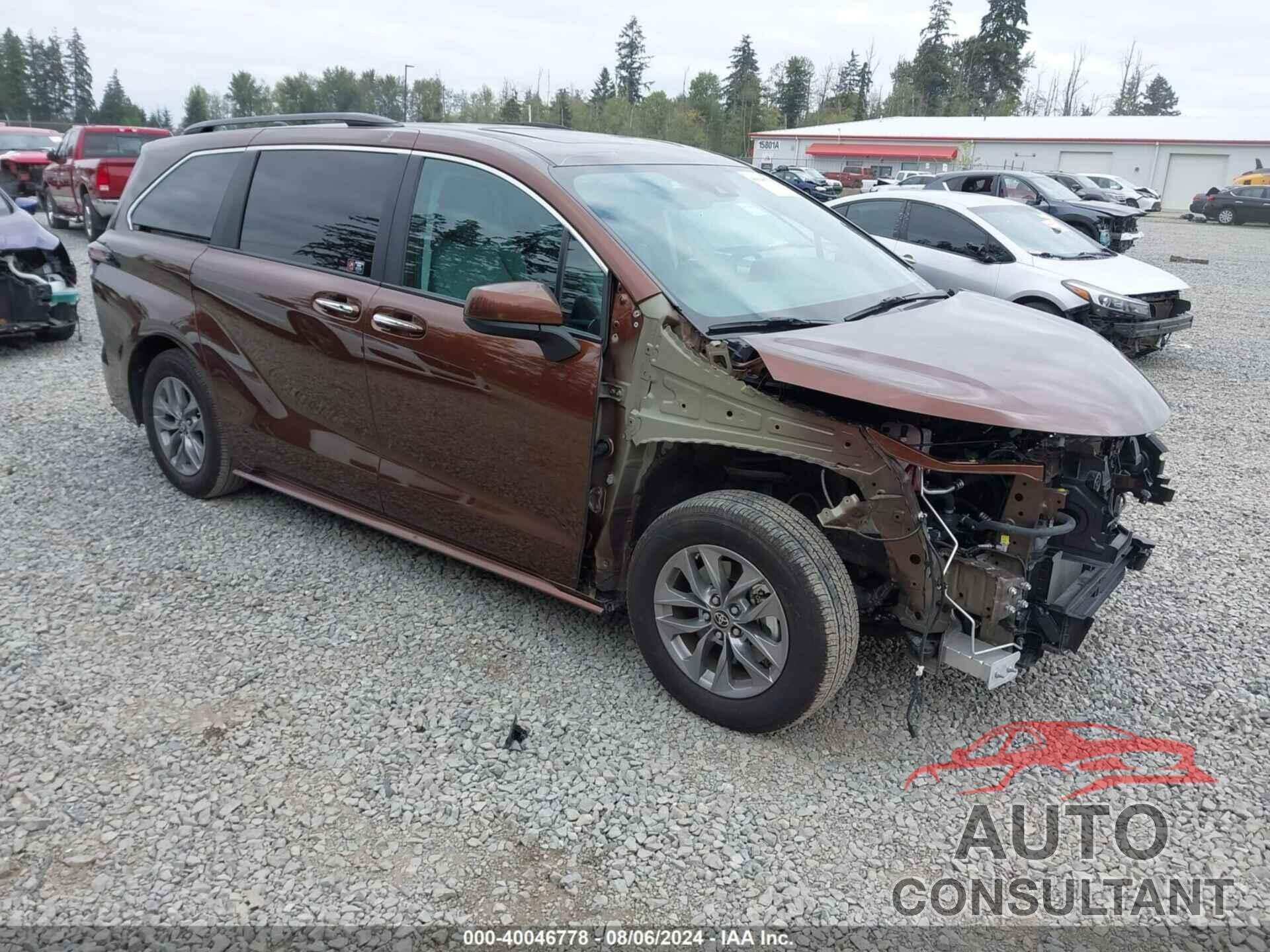 TOYOTA SIENNA 2023 - 5TDYRKEC1PS148513