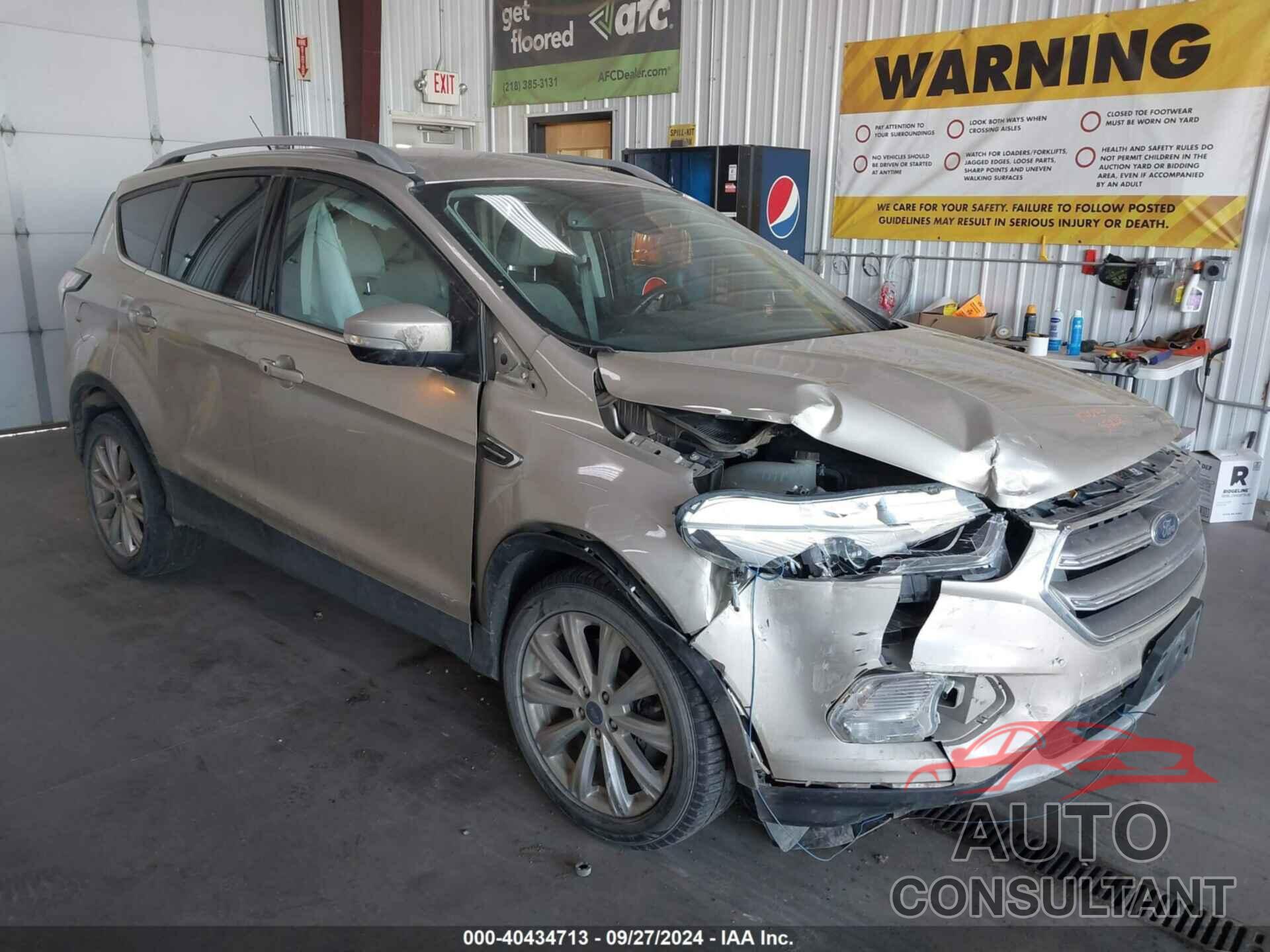 FORD ESCAPE 2017 - 1FMCU9J93HUC01877
