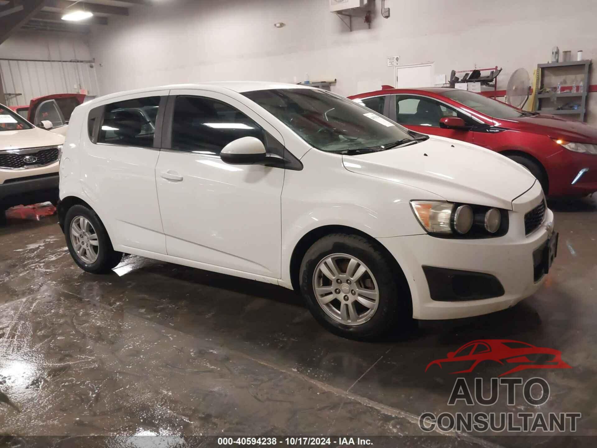 CHEVROLET SONIC 2013 - 1G1JC6SH8D4206188