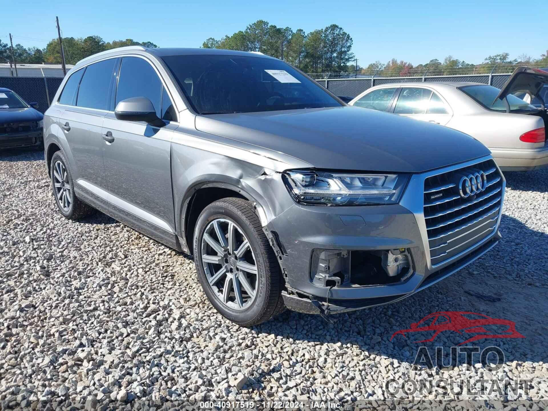 AUDI Q7 2018 - WA1LHAF7XJD012211