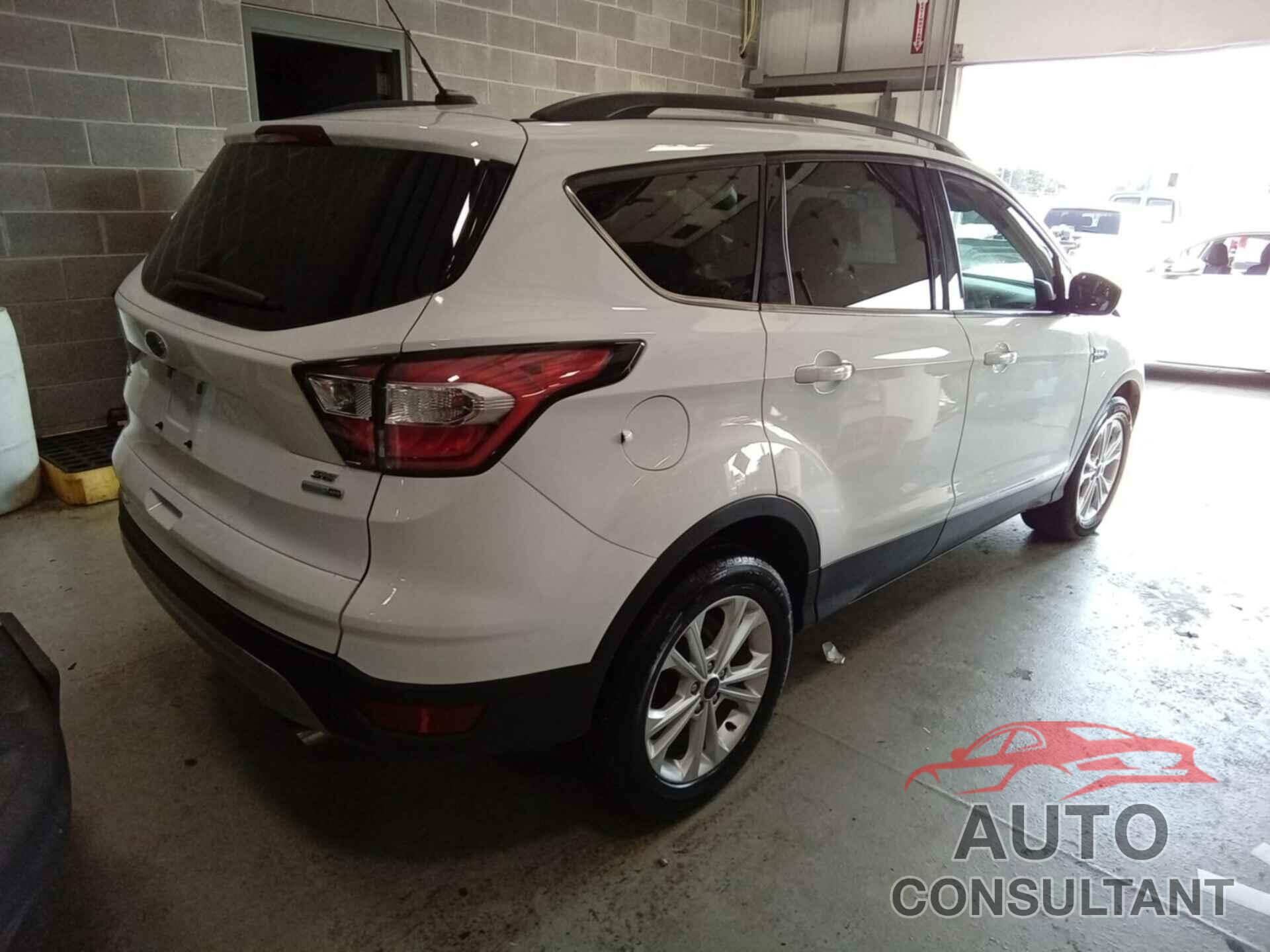 FORD ESCAPE 2018 - 1FMCU9GD5JUA76026