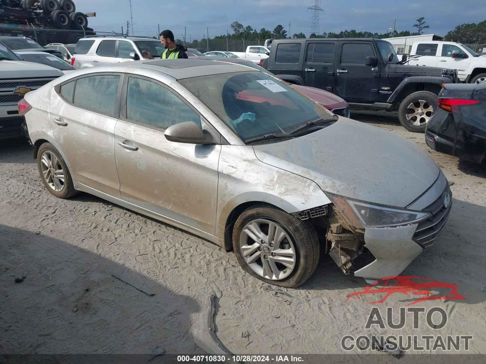 HYUNDAI ELANTRA 2019 - 5NPD84LF0KH452604