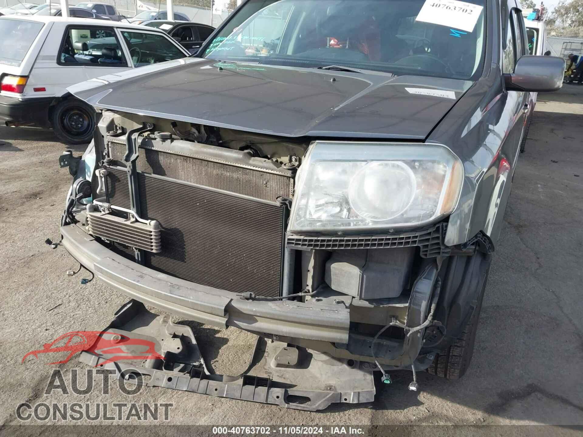 HONDA PILOT 2011 - 5FNYF4H96BB100829