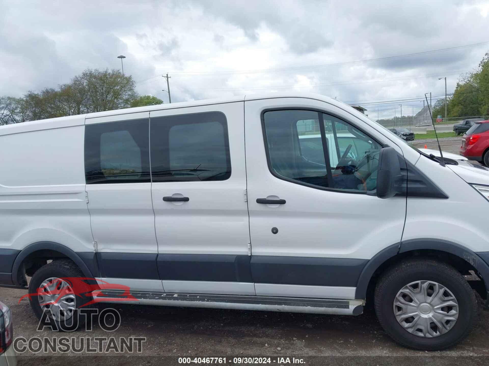 FORD TRANSIT-250 2017 - 1FTYR1ZM1HKB09605