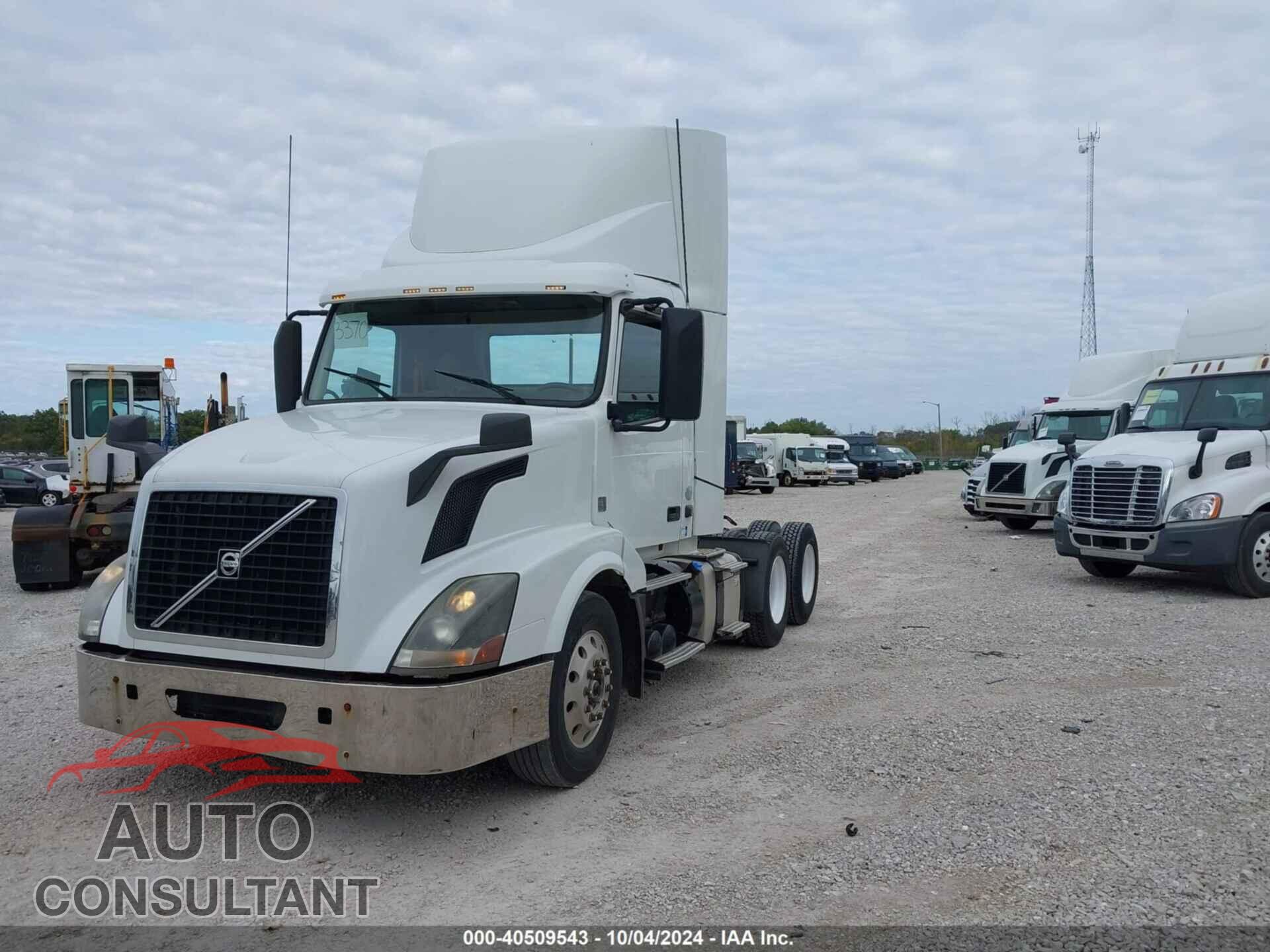 VOLVO VN 2016 - 4V4NC9EGXGN938595
