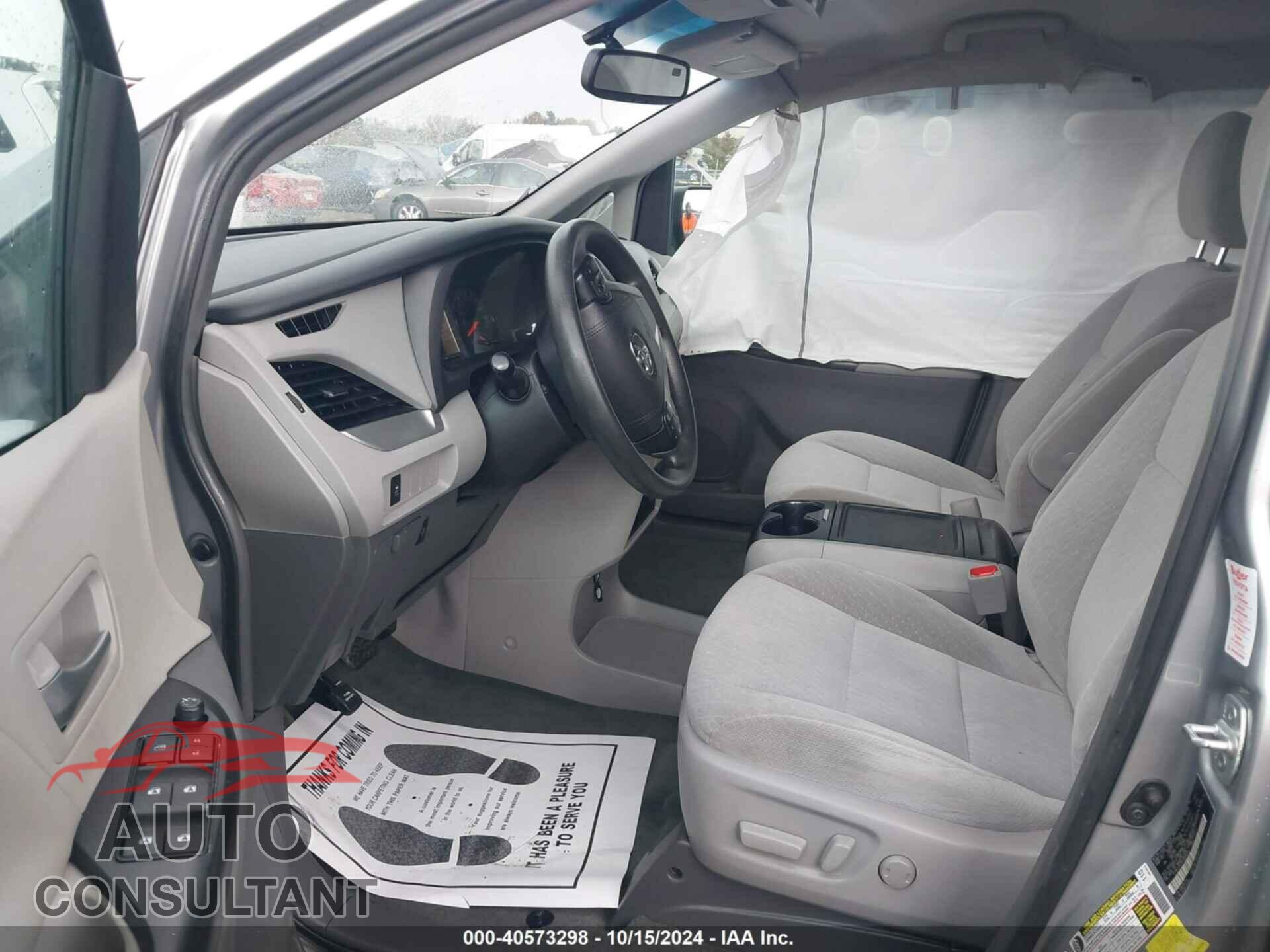 TOYOTA SIENNA 2017 - 5TDKZ3DC6HS897614