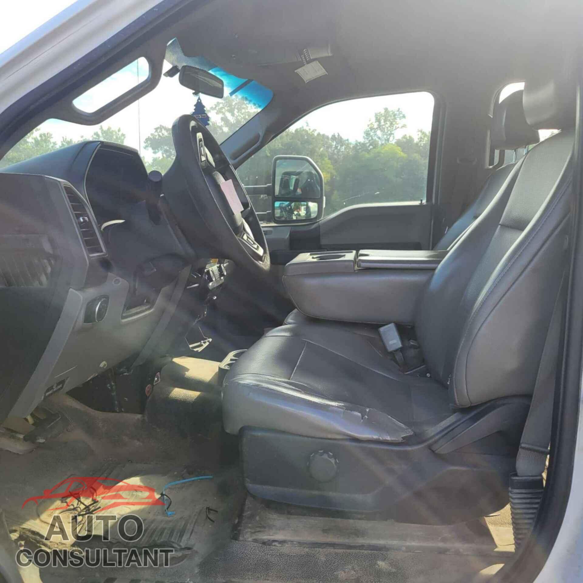 FORD F-550 CHASSIS 2017 - 1FD0W5HT2HEC86941
