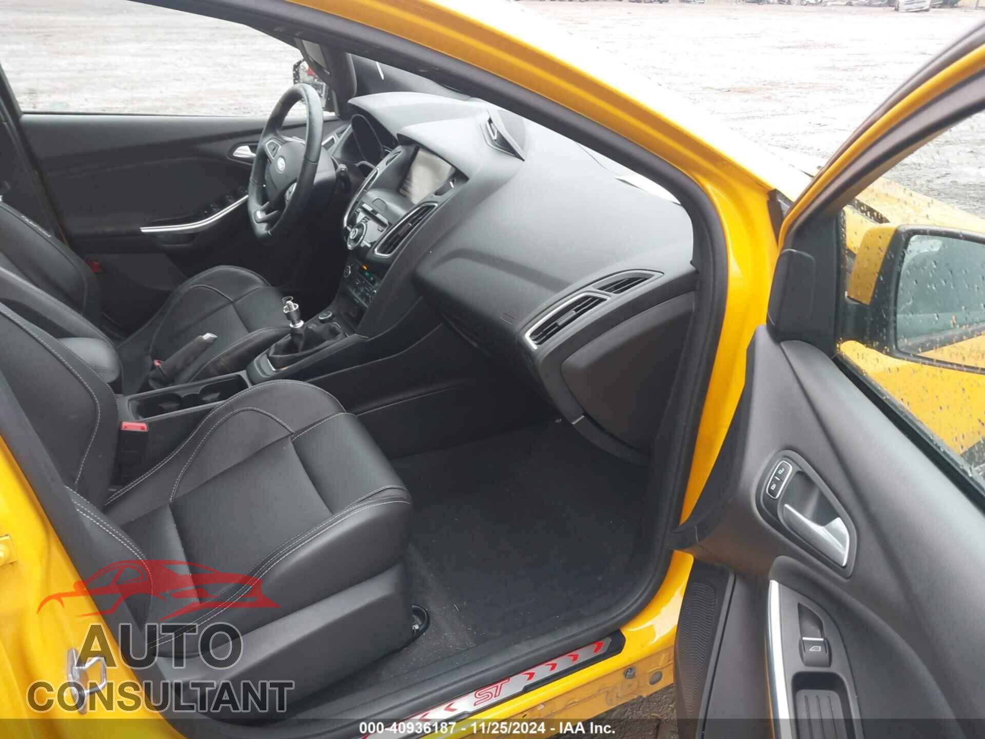 FORD FOCUS ST 2015 - 1FADP3L95FL208008