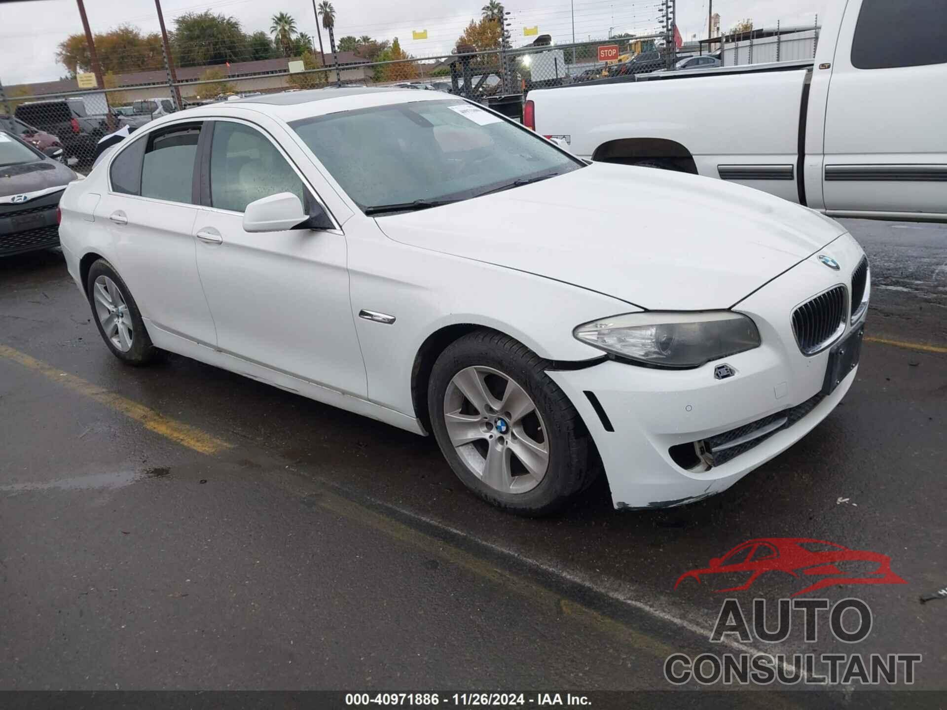 BMW 528I 2011 - WBAFR1C58BC744490