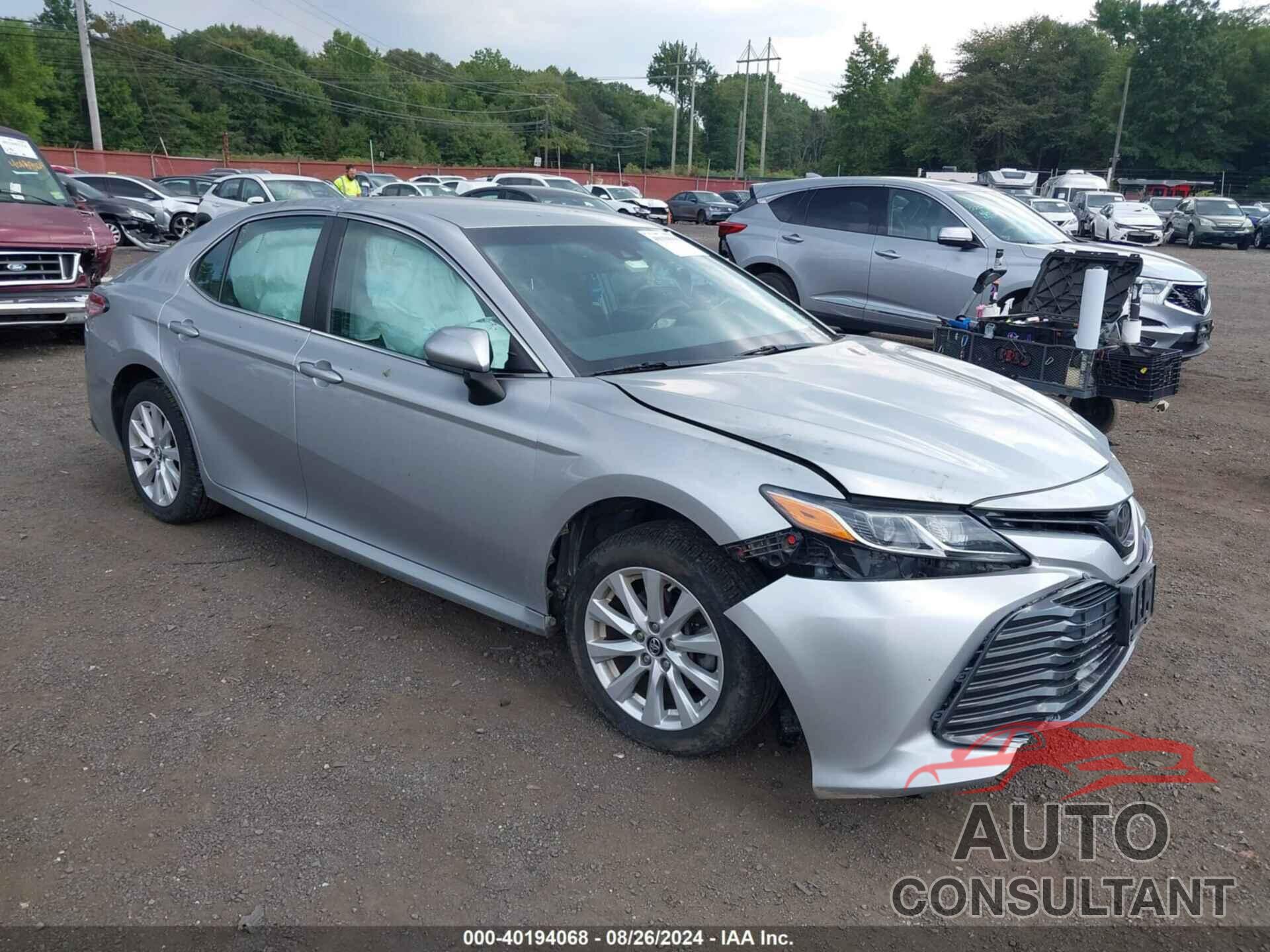 TOYOTA CAMRY 2018 - 4T1B11HK1JU083364