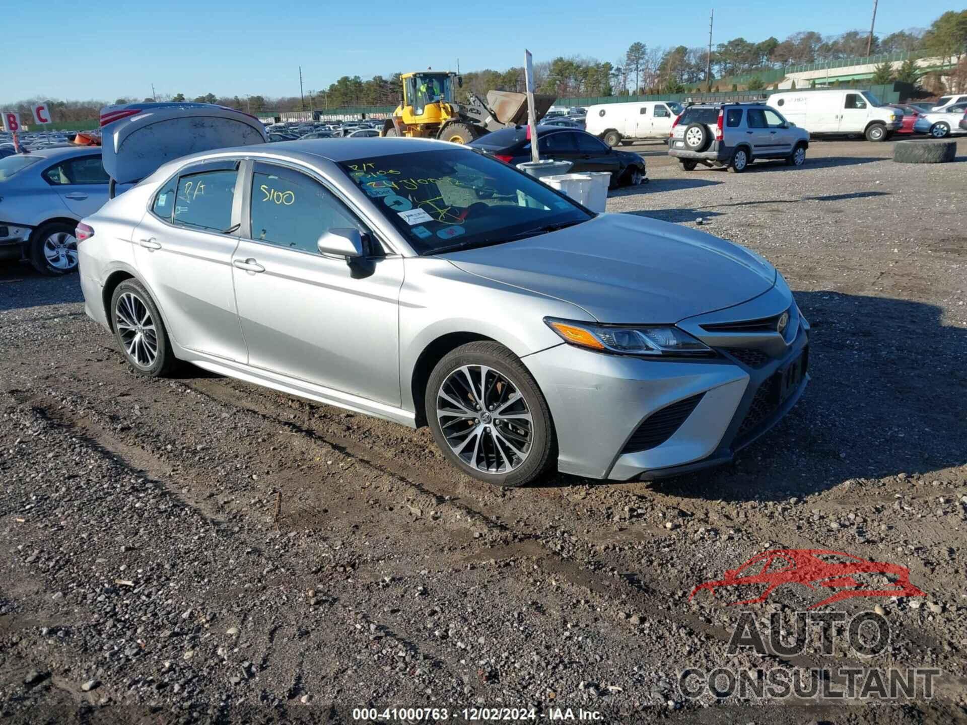 TOYOTA CAMRY 2018 - 4T1B11HK1JU603031