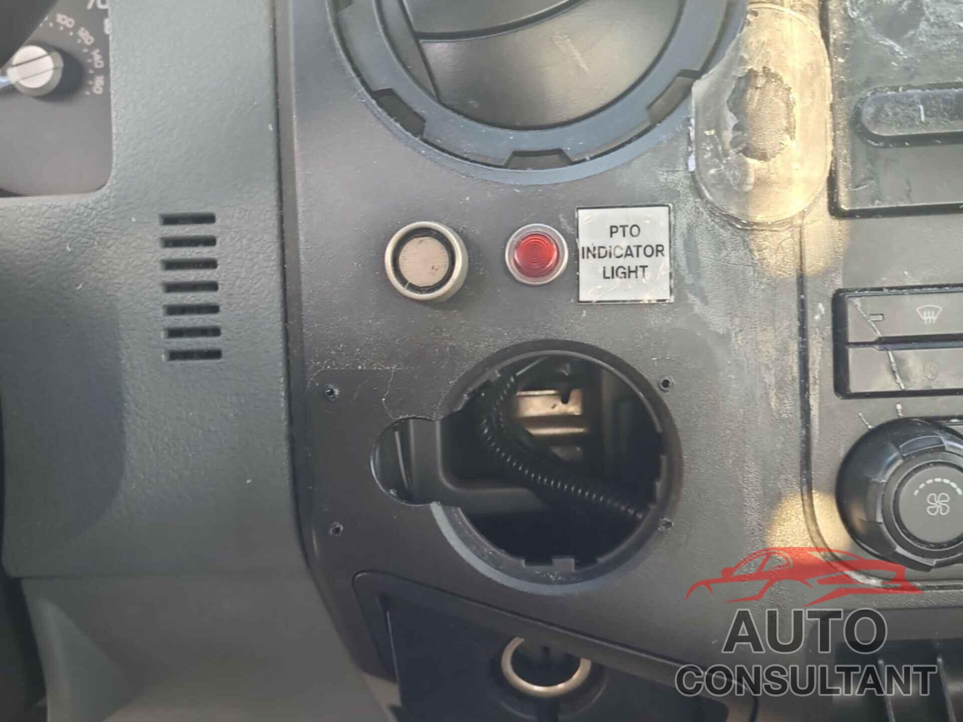 FORD F-450 CHASSIS 2011 - 1FDUF4GY8BEA31615