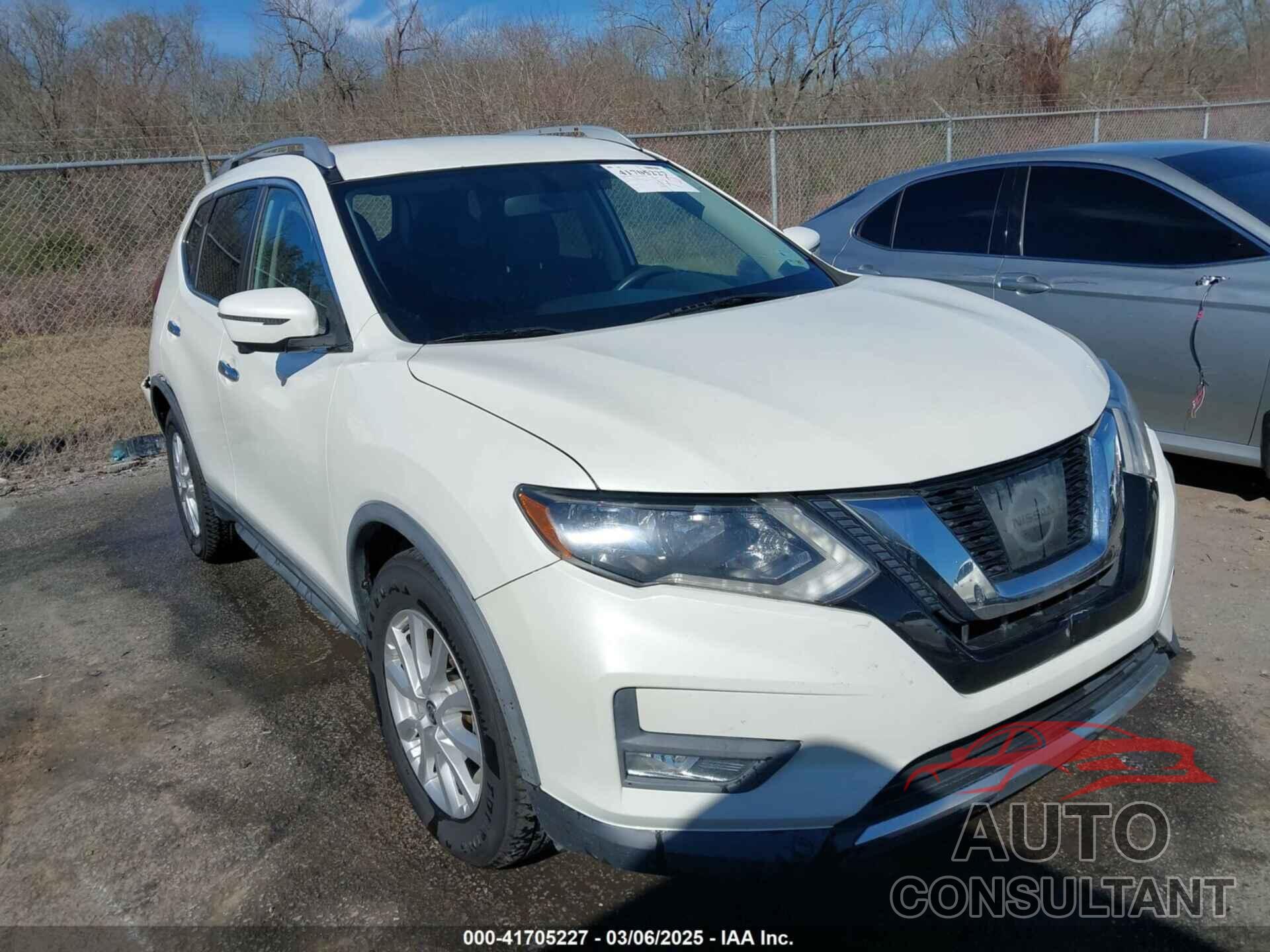NISSAN ROGUE 2017 - KNMAT2MT8HP608721