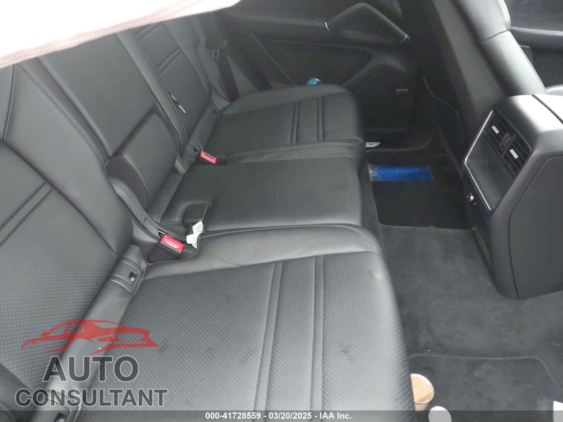 PORSCHE CAYENNE 2023 - WP1AA2AY4PDA04474