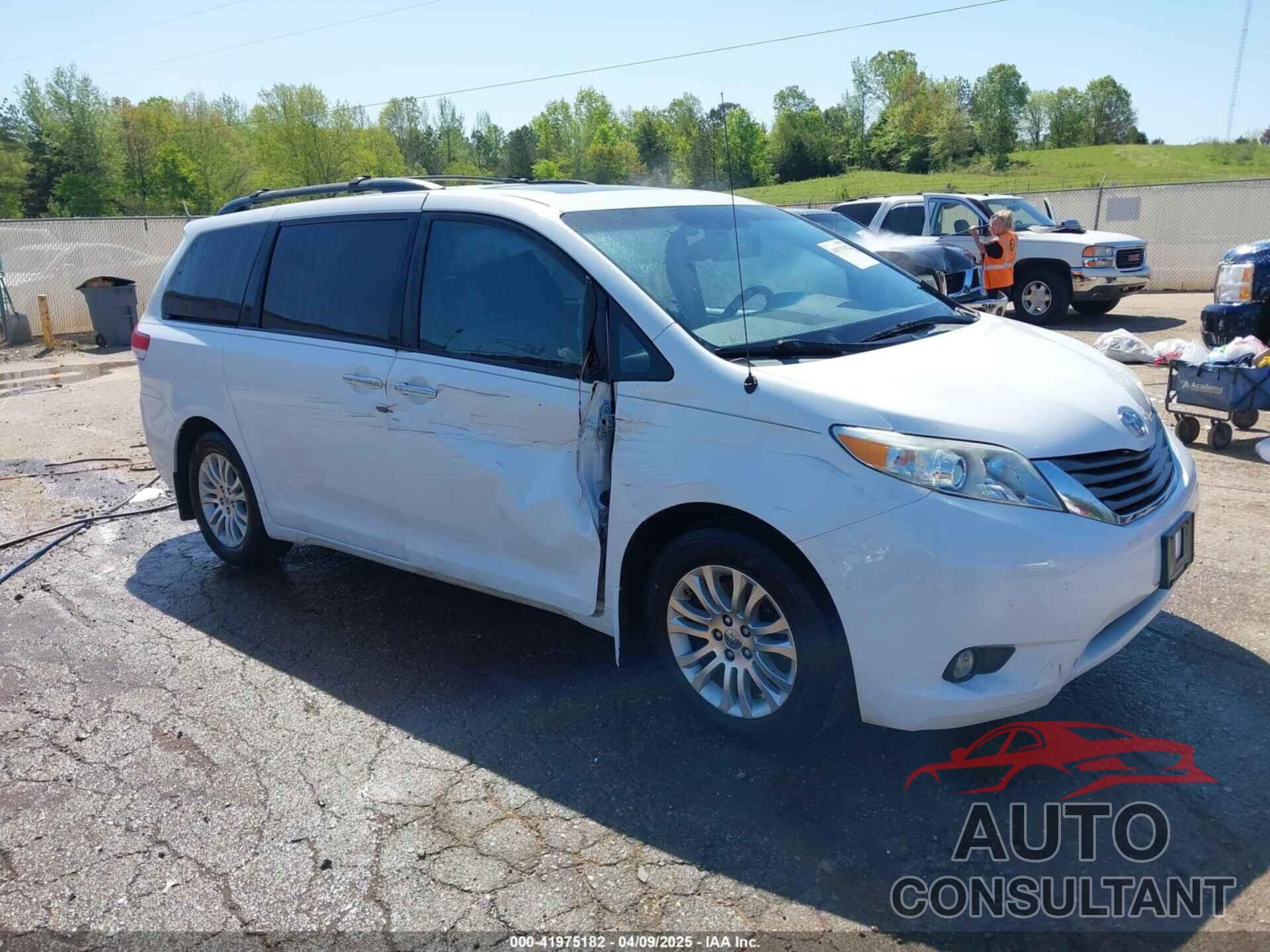 TOYOTA SIENNA 2014 - 5TDYK3DC7ES431782