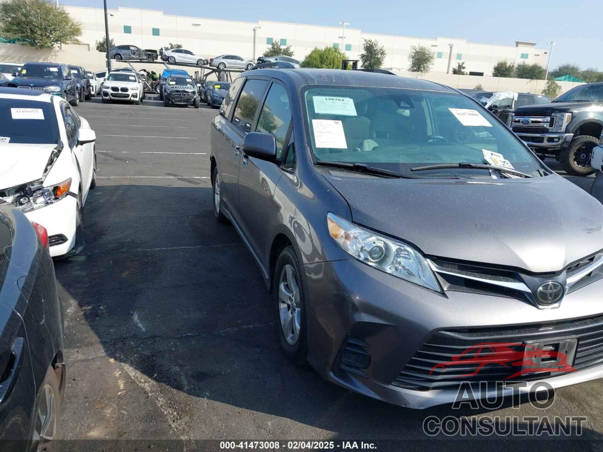 TOYOTA SIENNA 2018 - 5TDKZ3DC5JS946842