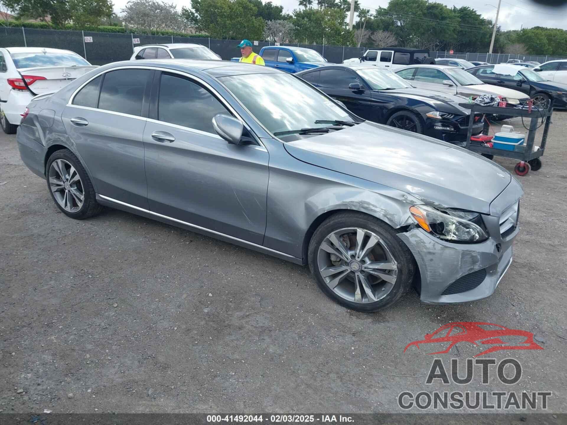 MERCEDES-BENZ C 300 2015 - 55SWF4KB3FU002431