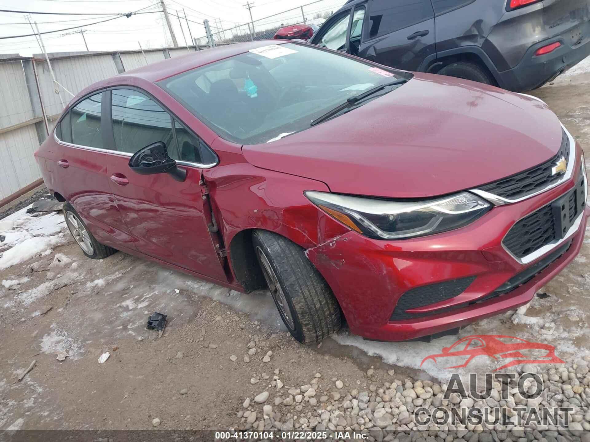 CHEVROLET CRUZE 2018 - 1G1BE5SM0J7136685