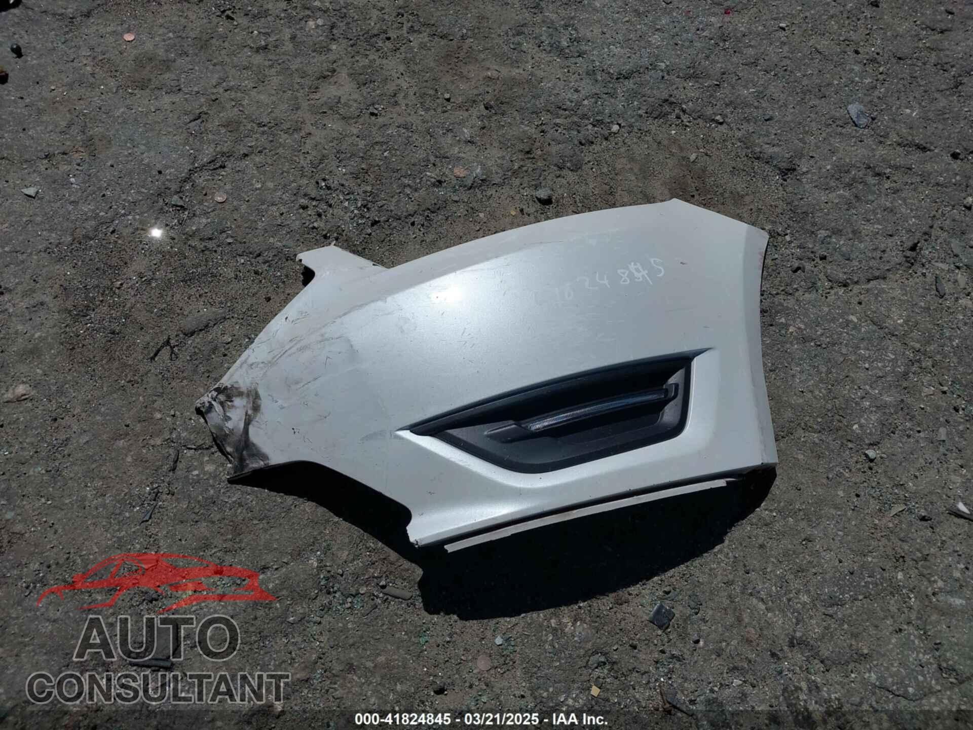 FORD TAURUS 2018 - 1FAHP2F85JG118664