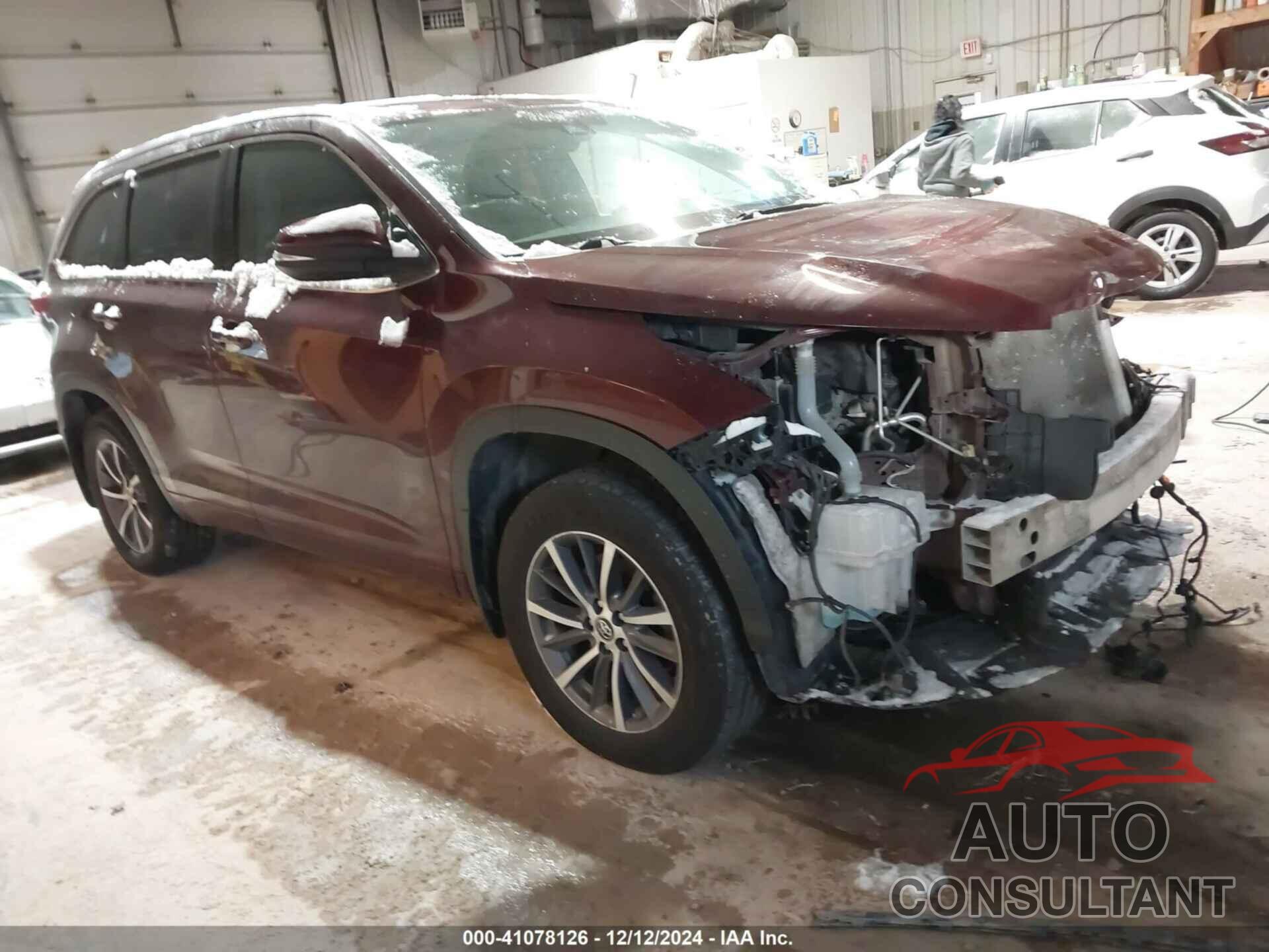 TOYOTA HIGHLANDER 2018 - 5TDJZRFH1JS802700