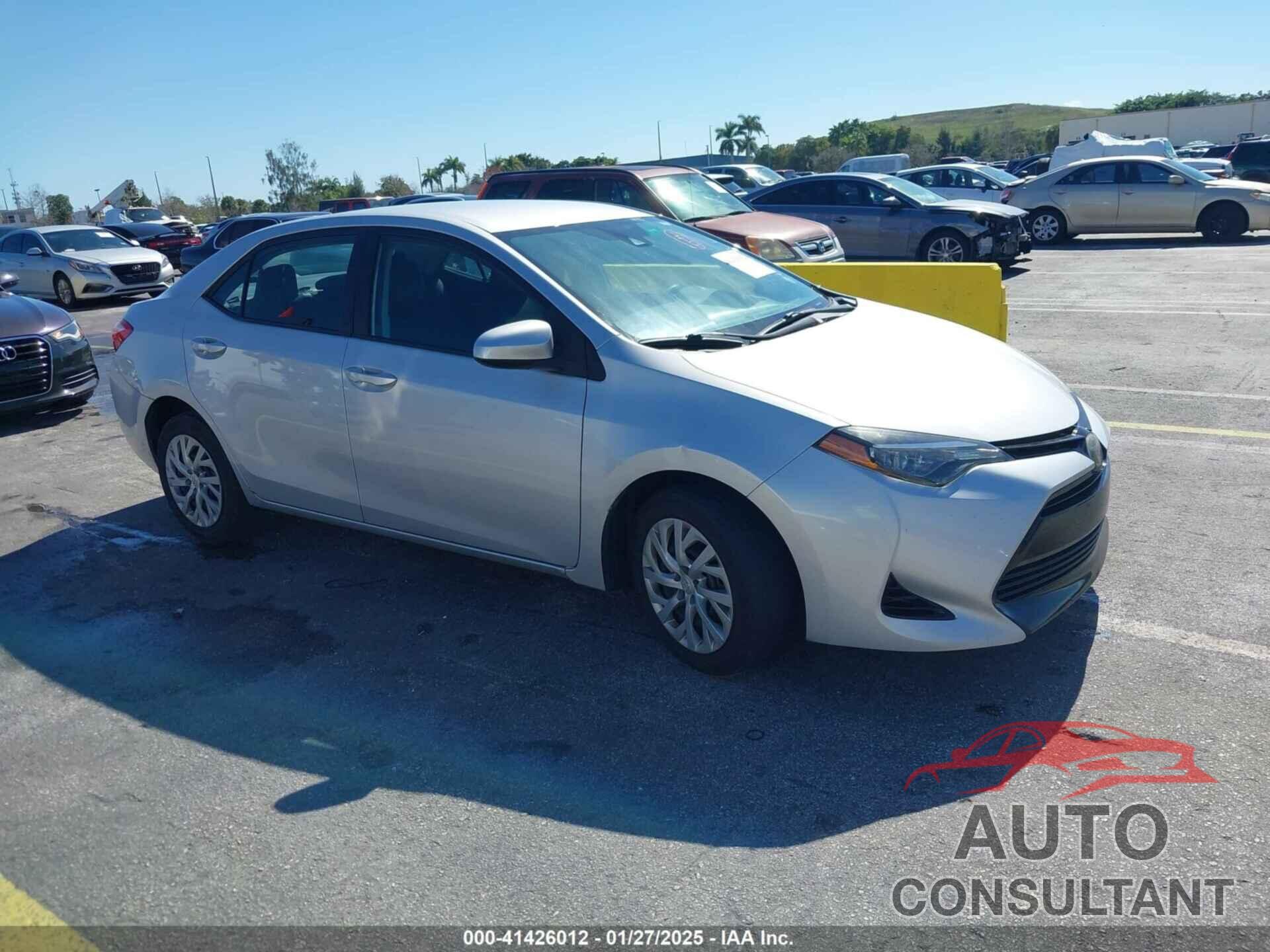 TOYOTA COROLLA 2018 - 5YFBURHE3JP836118